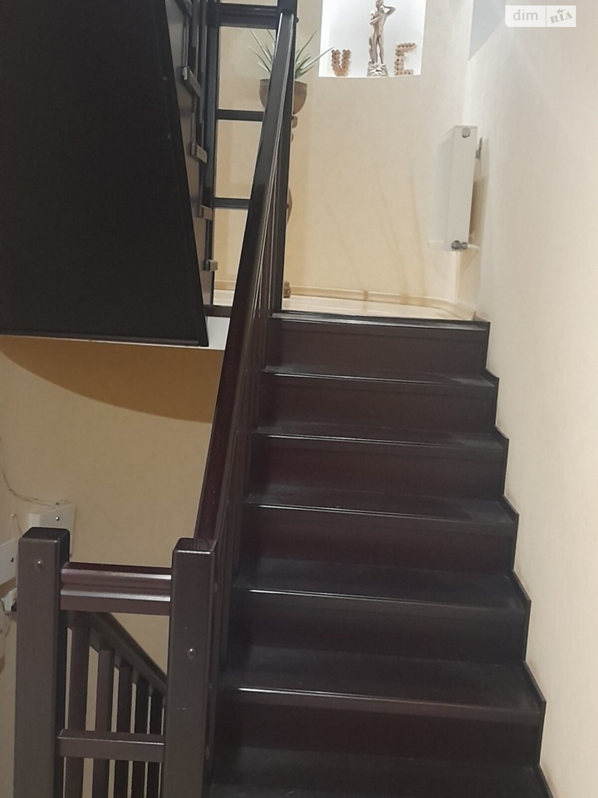 двухэтажный дом с верандой, 360 кв. м, кирпич. Сдается помесячно в Вольном фото 1 двухэтажный дом с верандой, 360 кв. м, кирпич. Сдается помесячно в Вольном фото 1