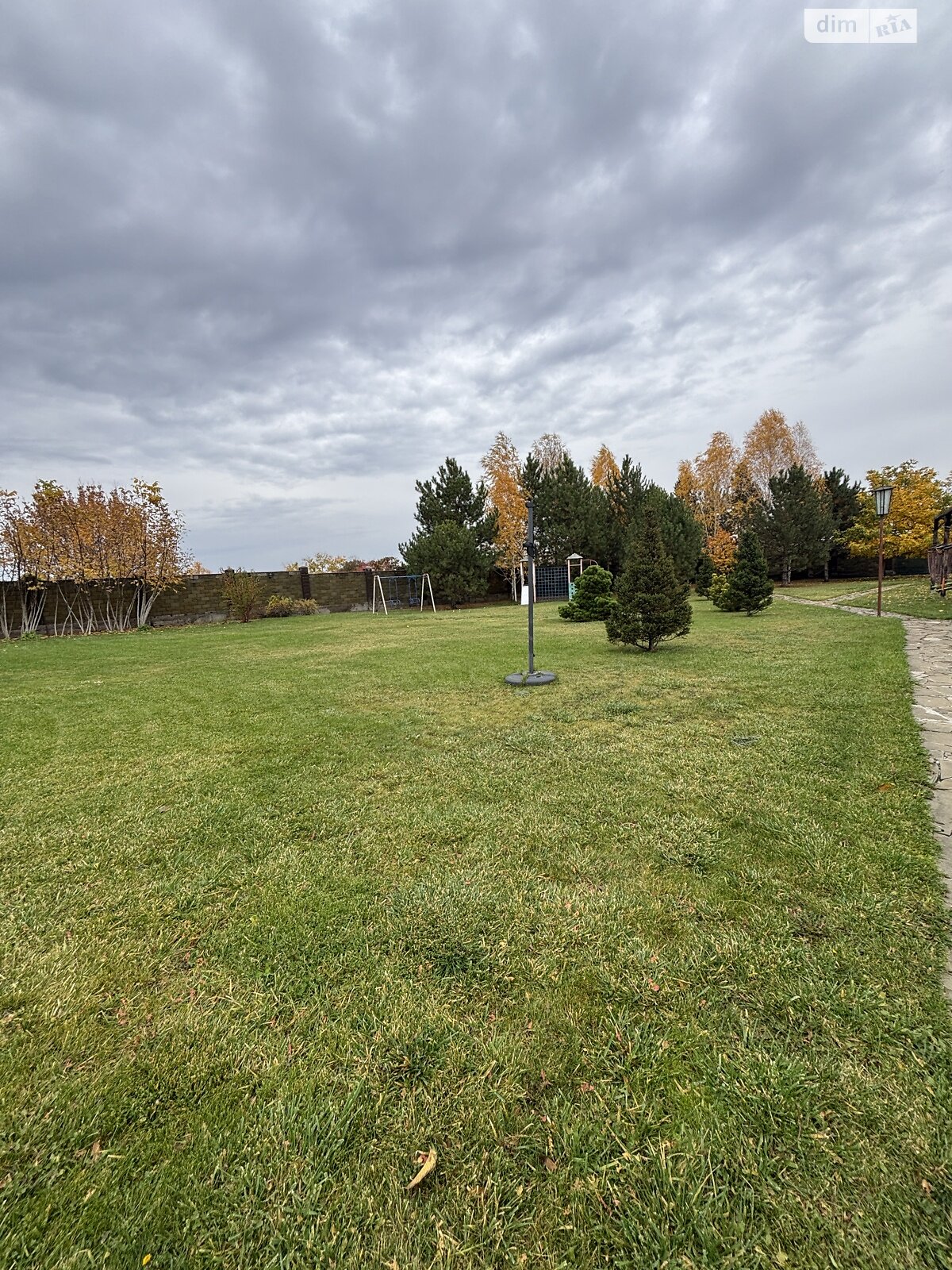 триповерховий будинок з верандою, 140 кв. м, кирпич. Здається помісячно в Волоському фото 1 триповерховий будинок з верандою, 140 кв. м, кирпич. Здається помісячно в Волоському фото 1