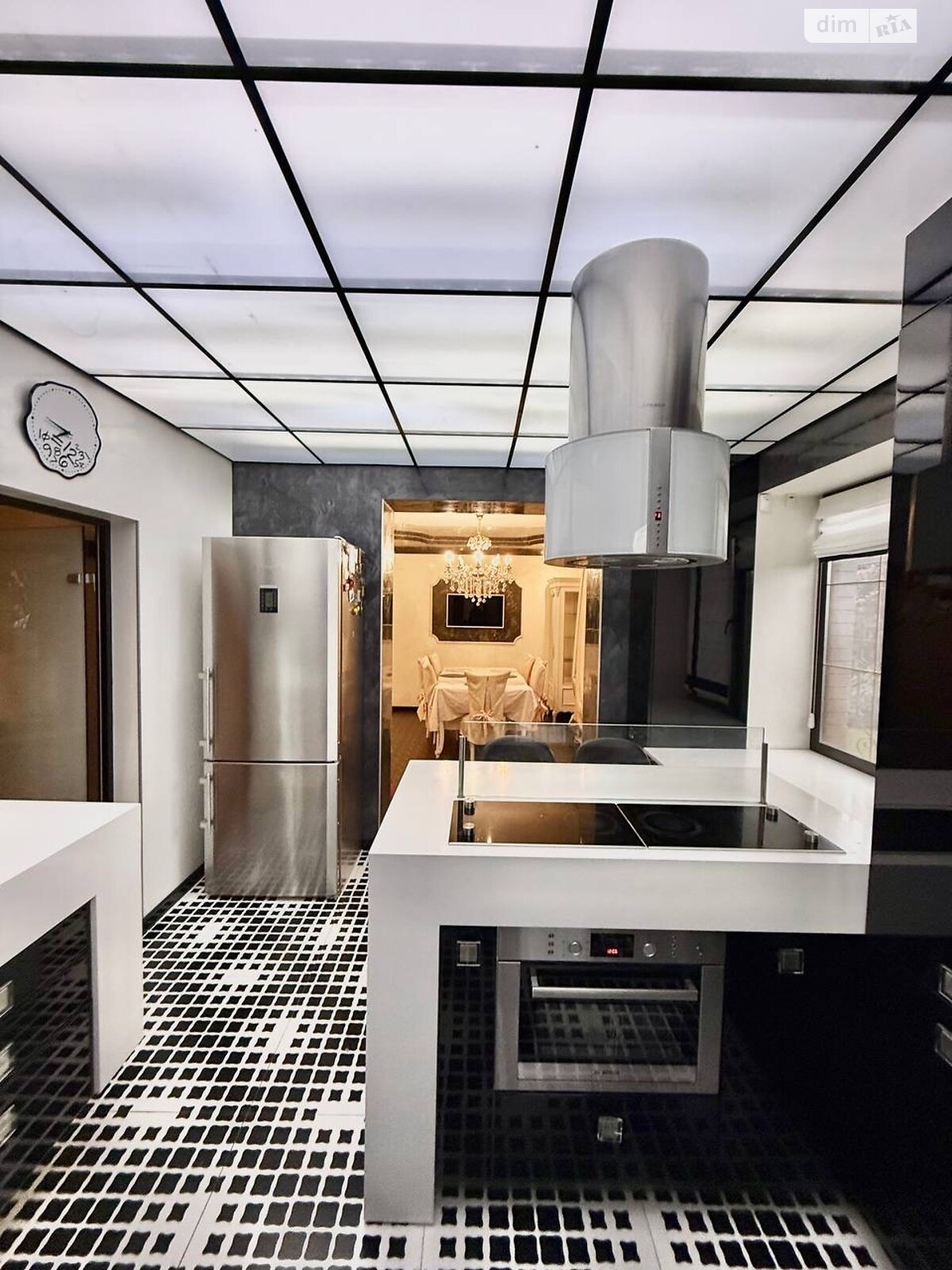 триповерховий будинок з гаражем, 350 кв. м, цегла. Здається помісячно в Ворзелі фото 1