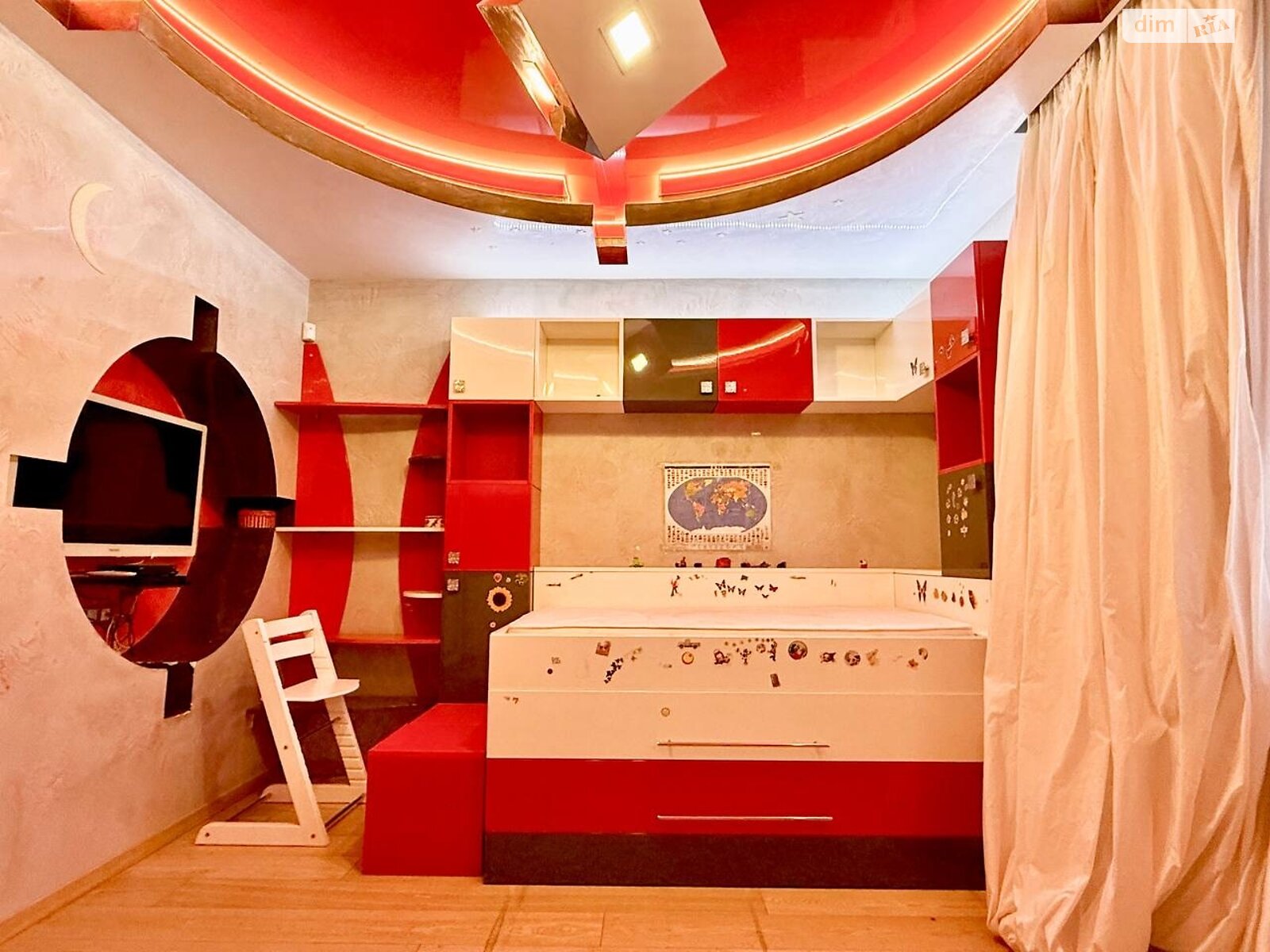 триповерховий будинок з гаражем, 350 кв. м, цегла. Здається помісячно в Ворзелі фото 1