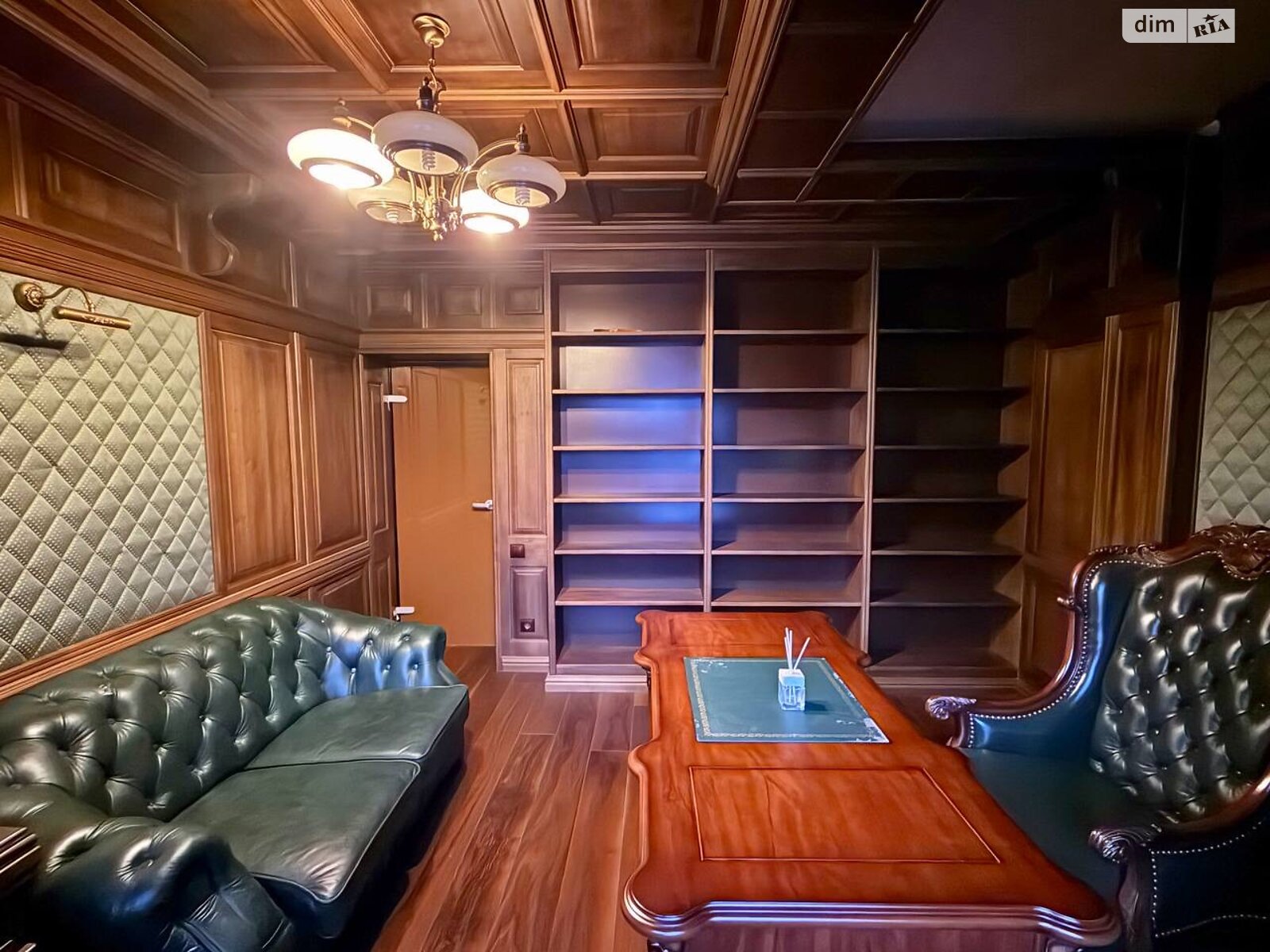 триповерховий будинок з гаражем, 350 кв. м, цегла. Здається помісячно в Ворзелі фото 1