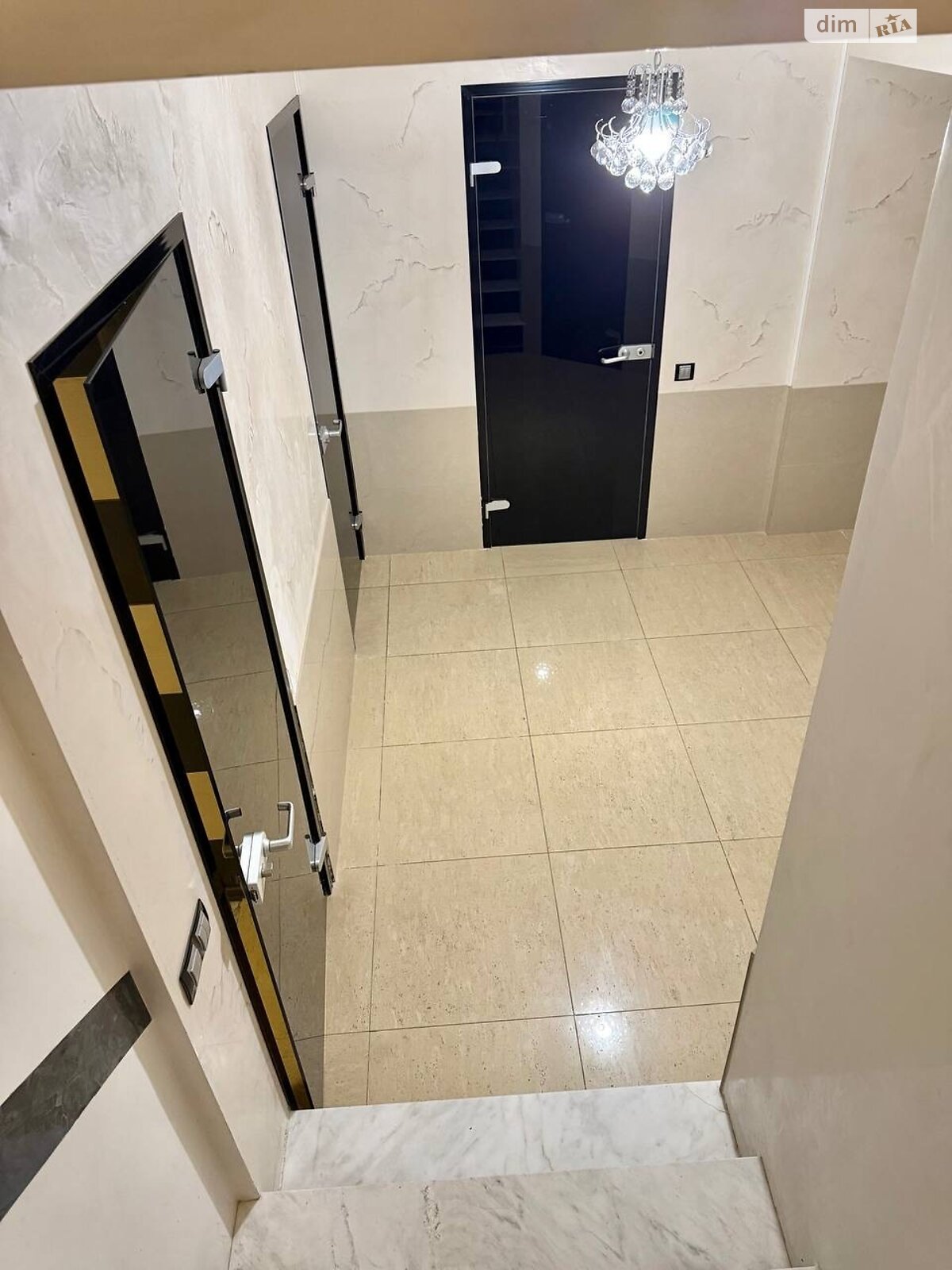 триповерховий будинок з гаражем, 350 кв. м, цегла. Здається помісячно в Ворзелі фото 1