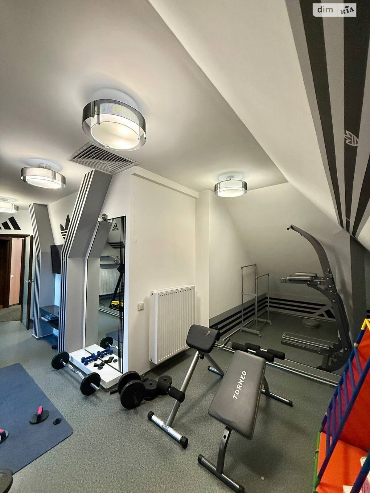 триповерховий будинок з гаражем, 350 кв. м, цегла. Здається помісячно в Ворзелі фото 1