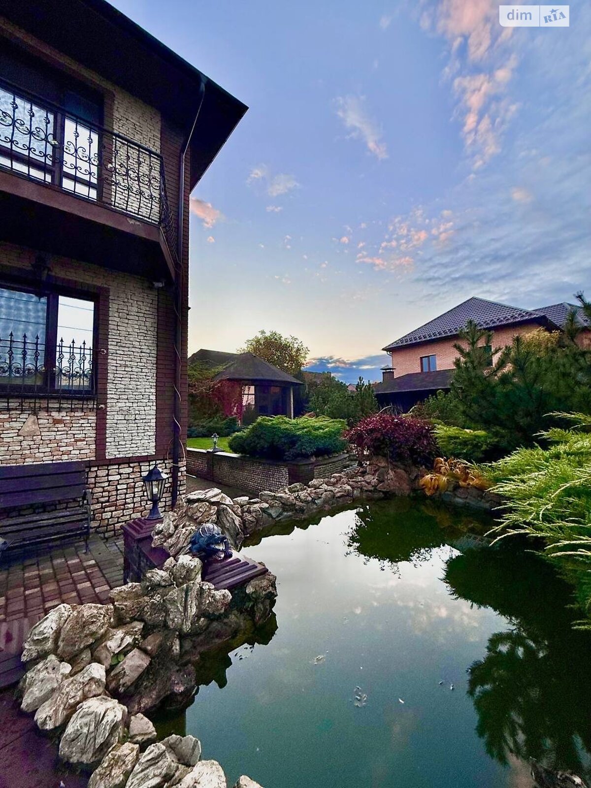 триповерховий будинок з гаражем, 350 кв. м, цегла. Здається помісячно в Ворзелі фото 1