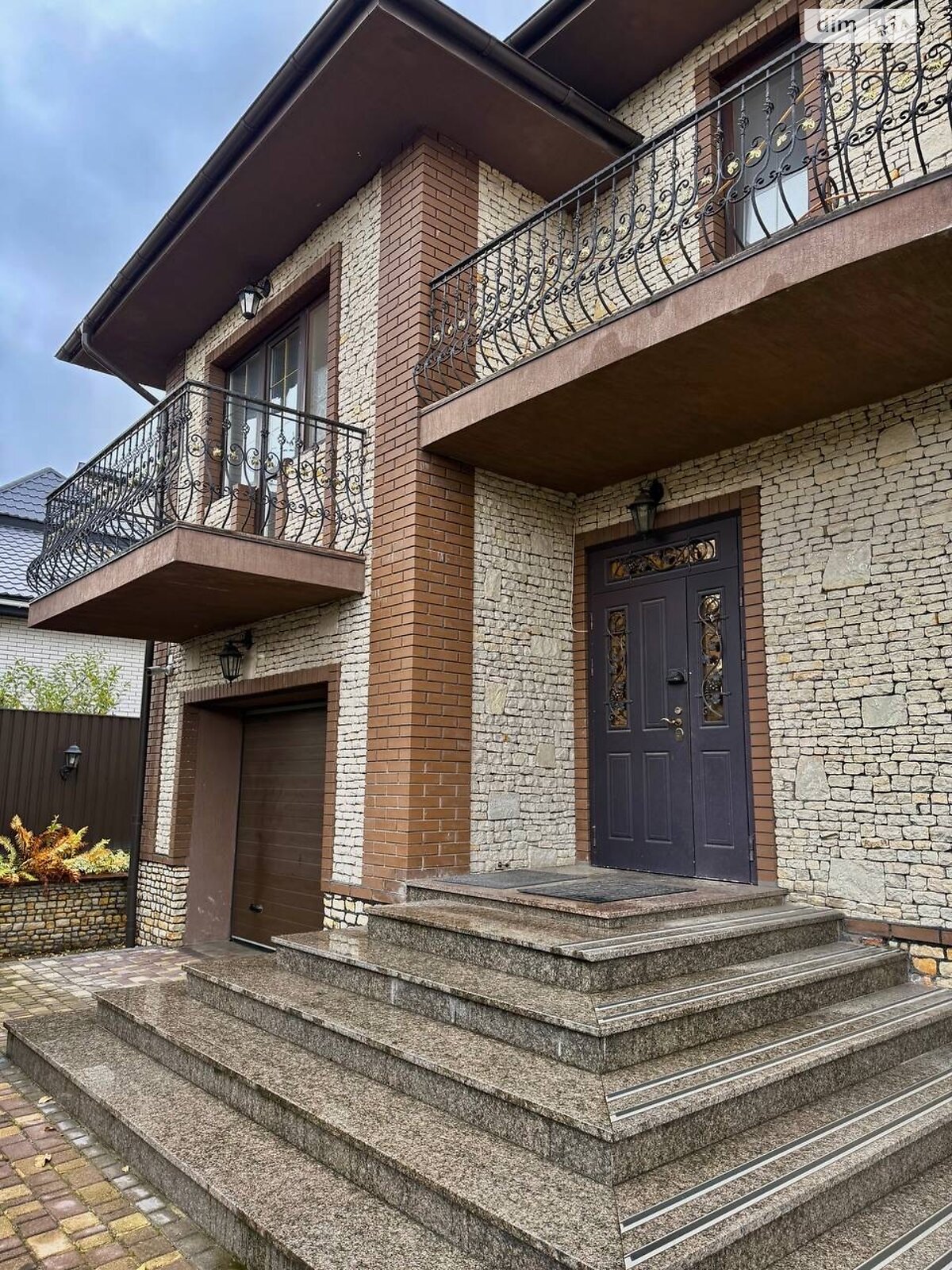 триповерховий будинок з гаражем, 350 кв. м, цегла. Здається помісячно в Ворзелі фото 1