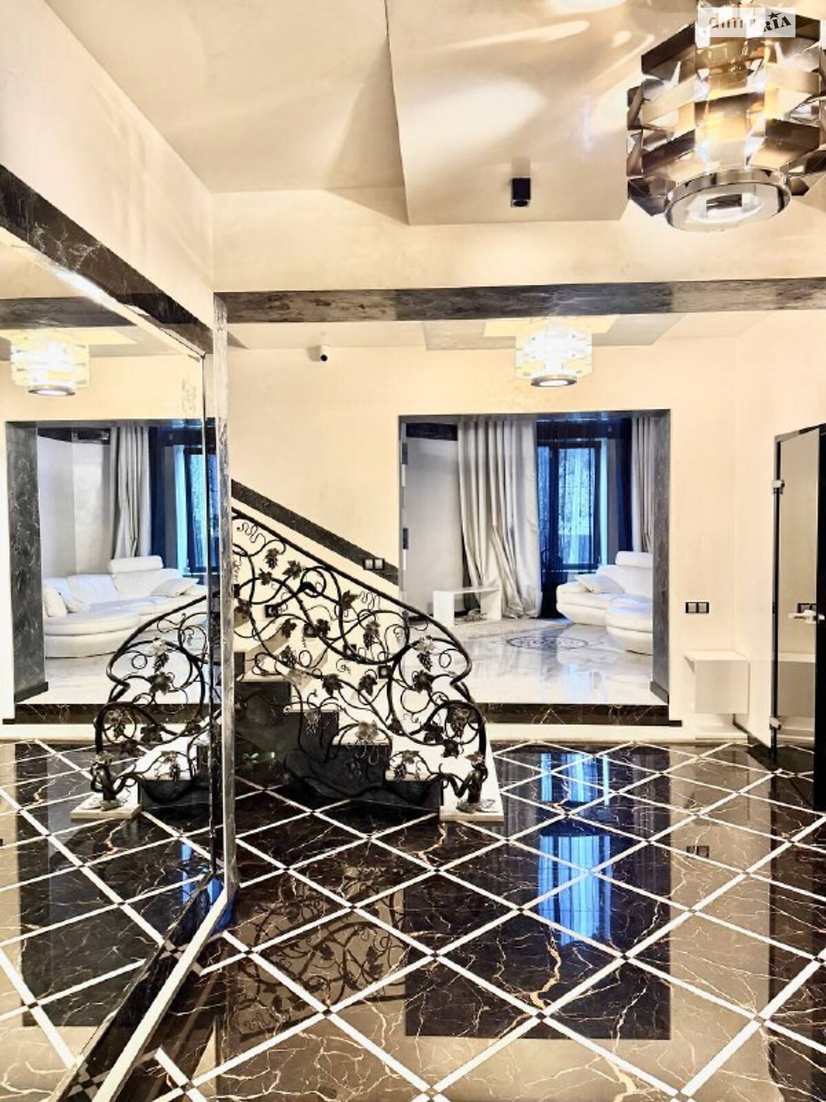 триповерховий будинок з гаражем, 350 кв. м, цегла. Здається помісячно в Ворзелі фото 1