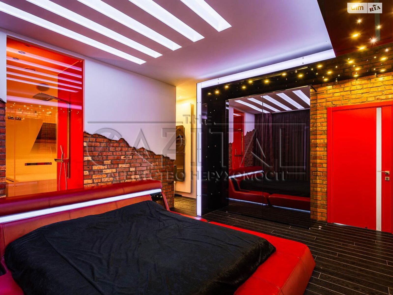 двухэтажный дом с балконом, 244 кв. м, кирпич. Сдается помесячно в Забырье фото 1