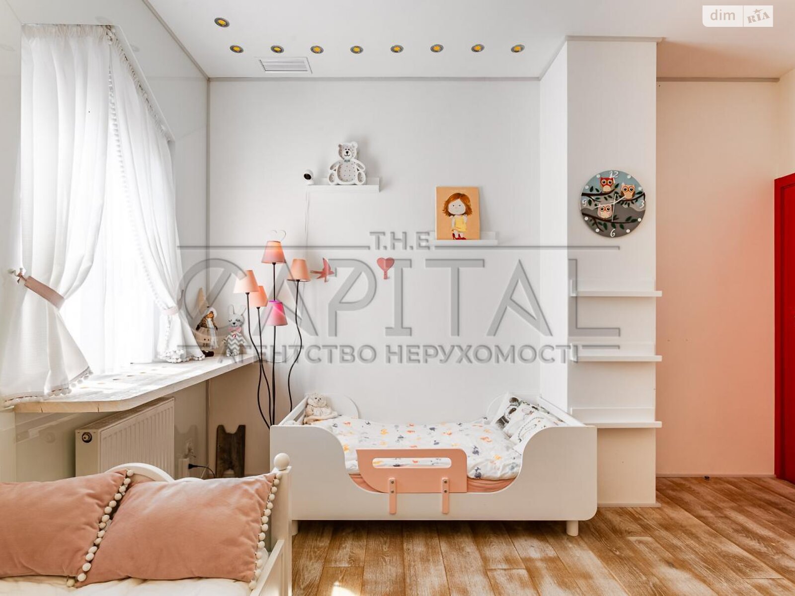 двухэтажный дом с балконом, 244 кв. м, кирпич. Сдается помесячно в Забырье фото 1