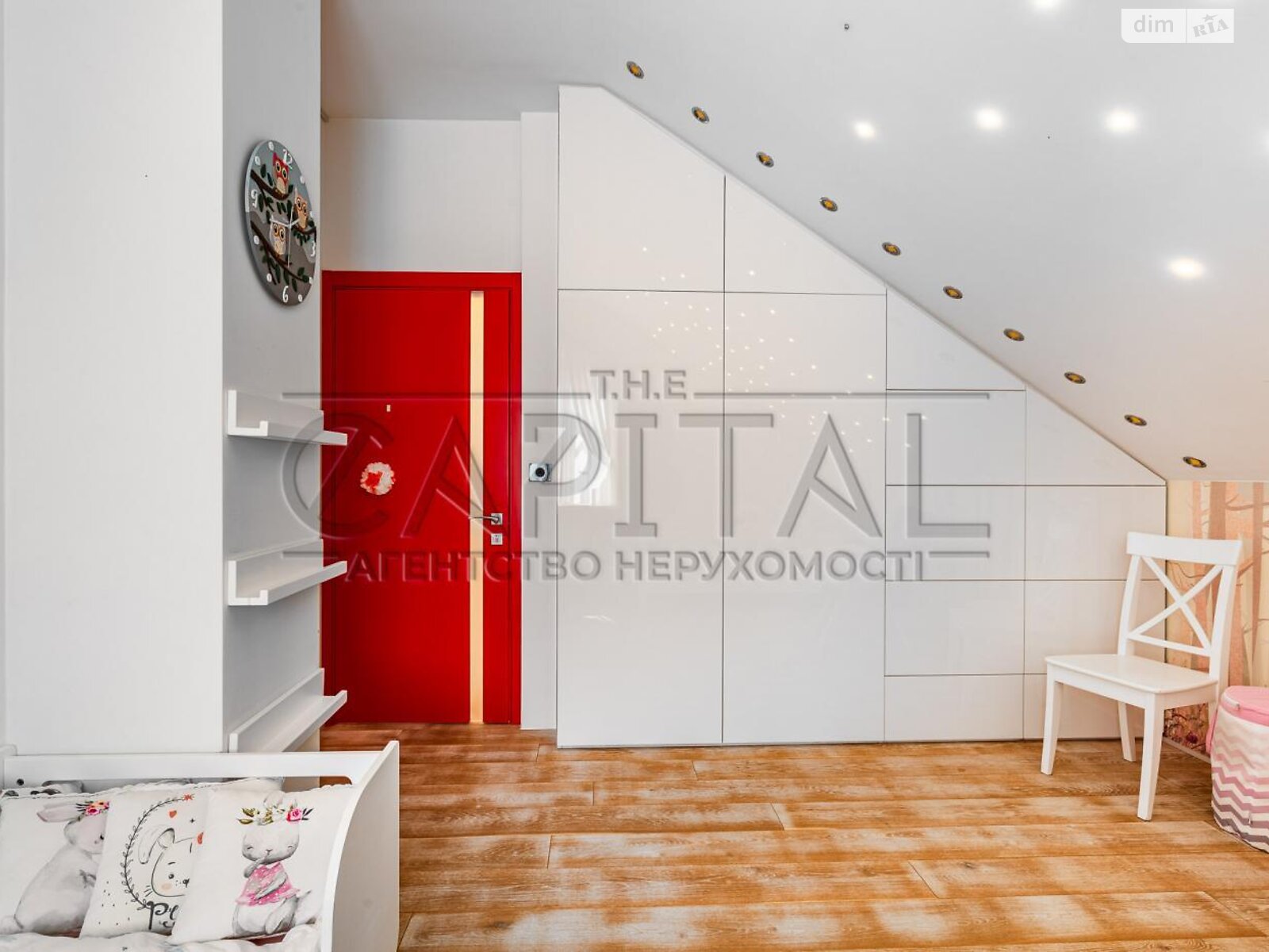 двухэтажный дом с балконом, 244 кв. м, кирпич. Сдается помесячно в Забырье фото 1