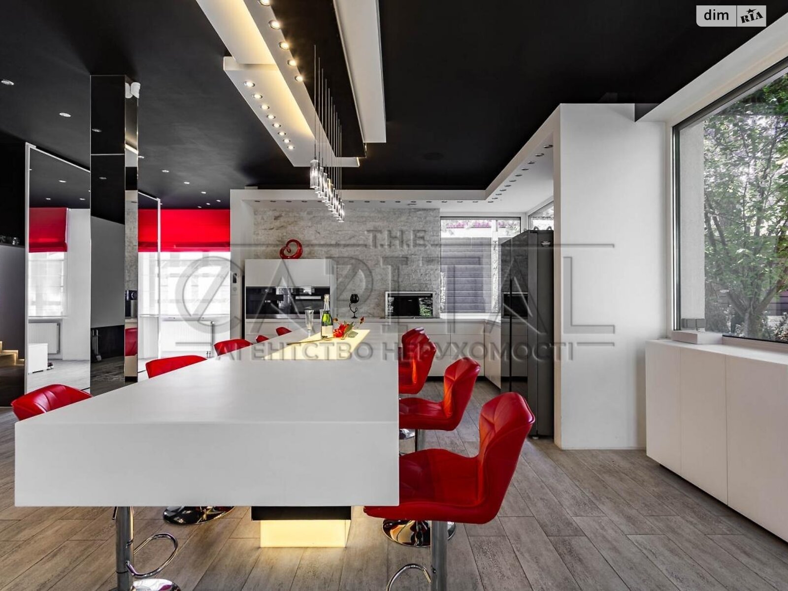 двухэтажный дом с балконом, 244 кв. м, кирпич. Сдается помесячно в Забырье фото 1