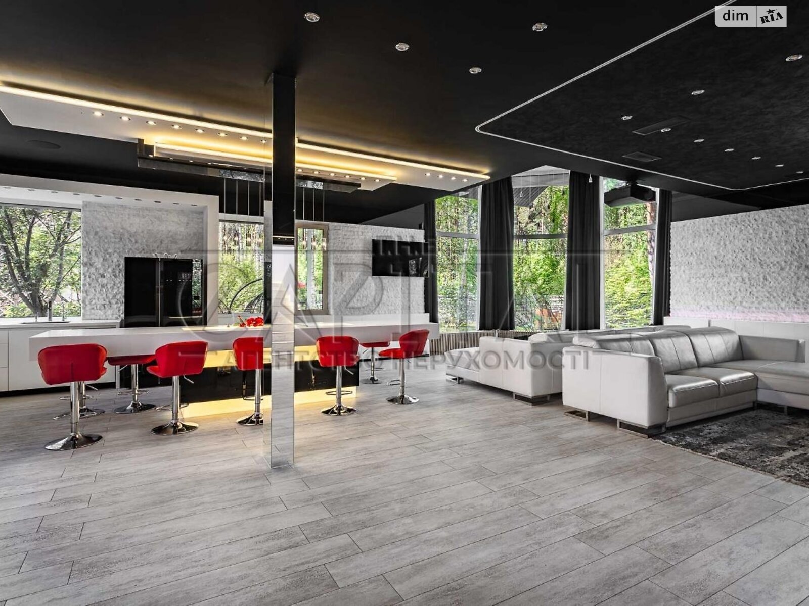 двухэтажный дом с балконом, 244 кв. м, кирпич. Сдается помесячно в Забырье фото 1