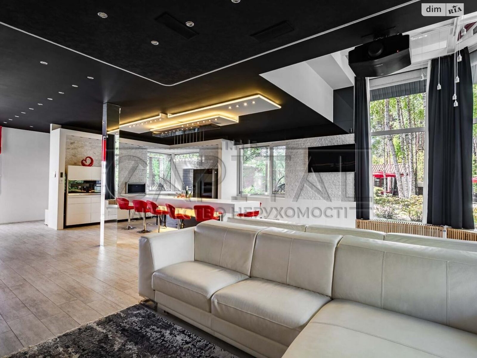 двухэтажный дом с балконом, 244 кв. м, кирпич. Сдается помесячно в Забырье фото 1