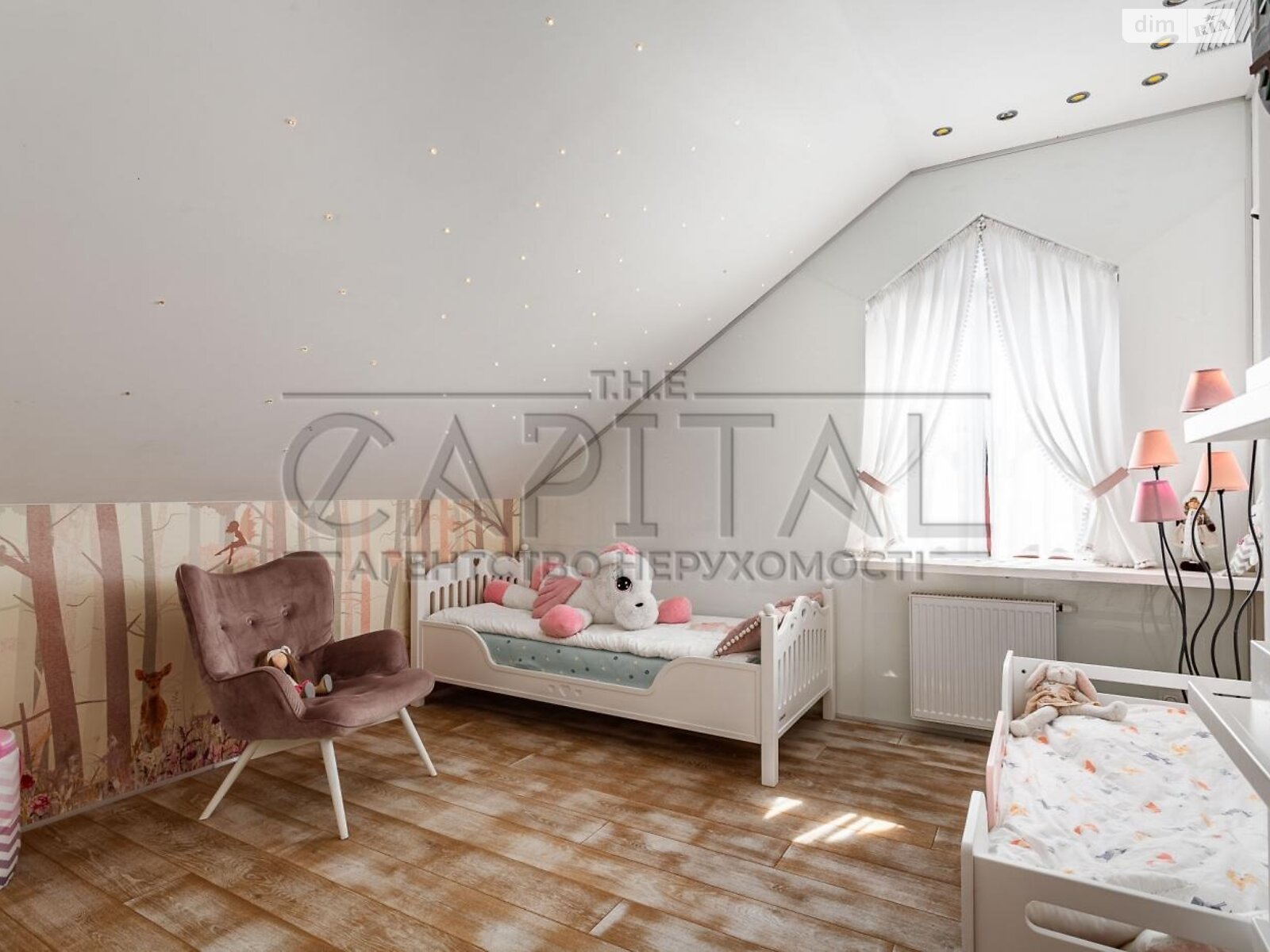 двухэтажный дом с балконом, 244 кв. м, кирпич. Сдается помесячно в Забырье фото 1