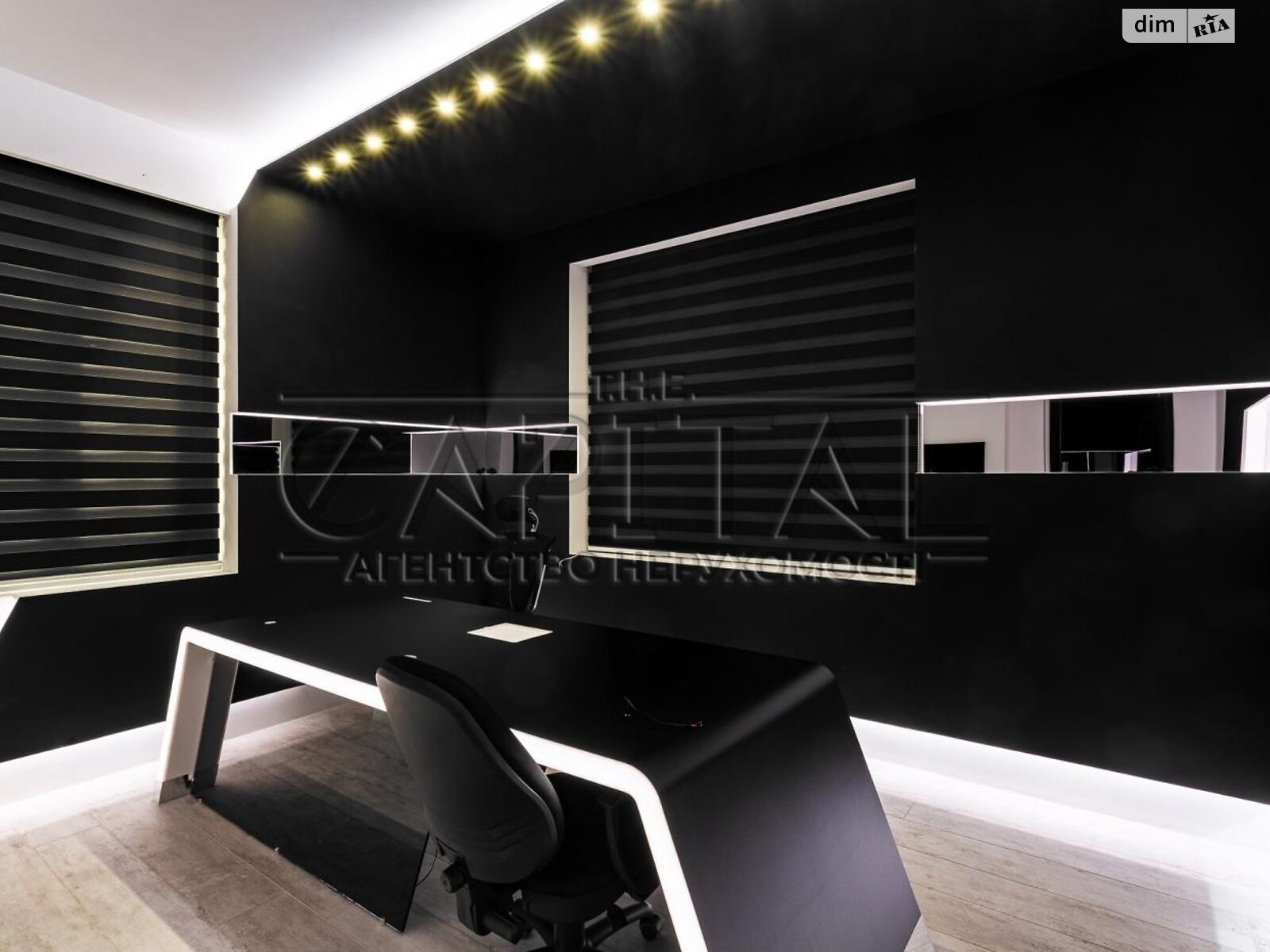 двухэтажный дом с балконом, 244 кв. м, кирпич. Сдается помесячно в Забырье фото 1