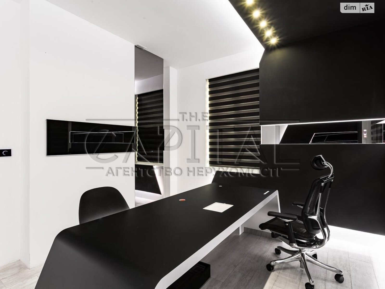 двухэтажный дом с балконом, 244 кв. м, кирпич. Сдается помесячно в Забырье фото 1