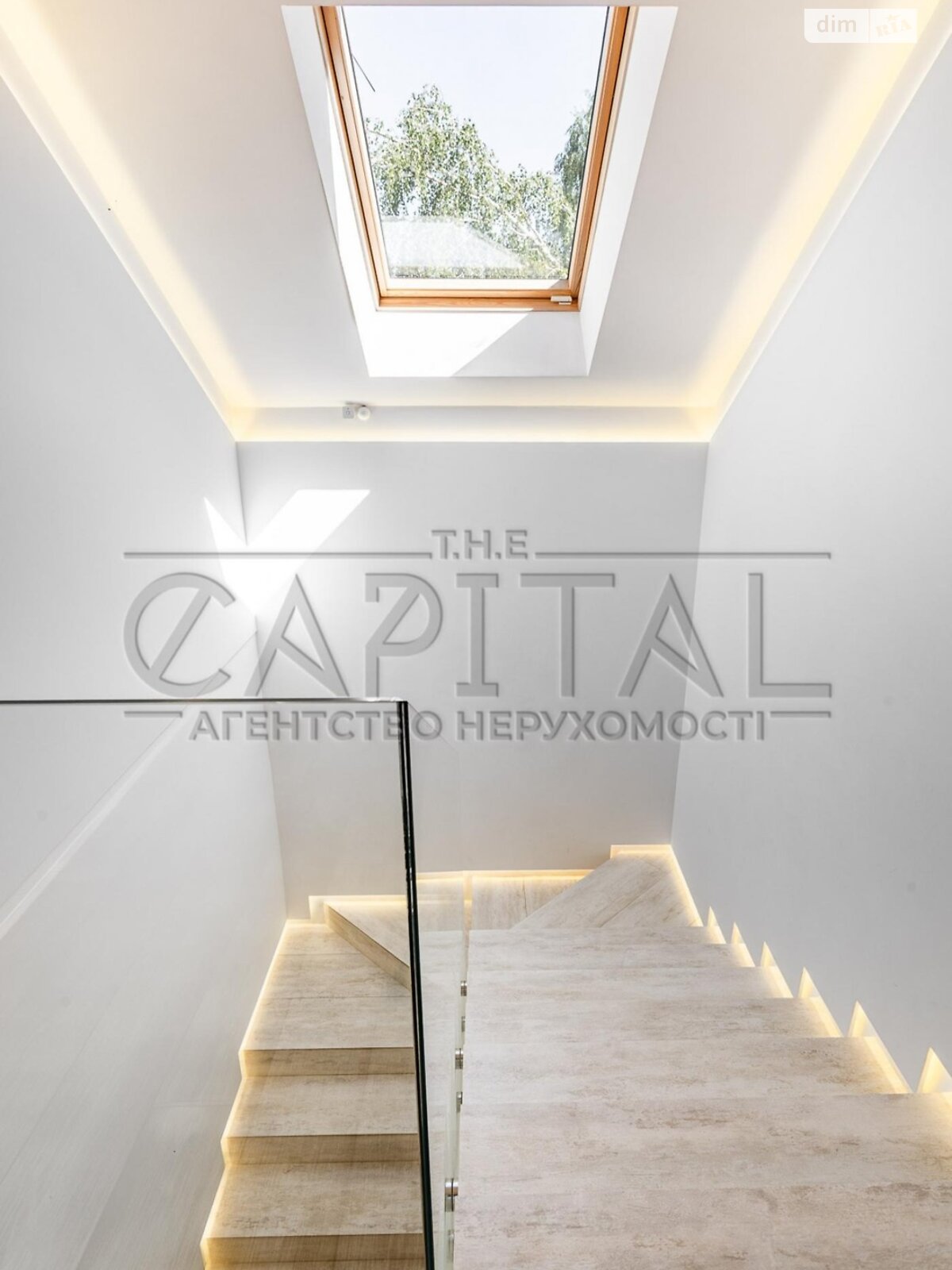 двухэтажный дом с балконом, 244 кв. м, кирпич. Сдается помесячно в Забырье фото 1