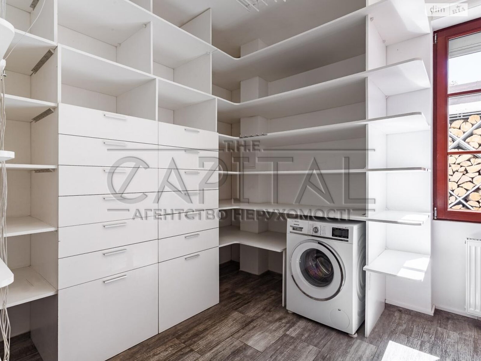 двухэтажный дом с балконом, 244 кв. м, кирпич. Сдается помесячно в Забырье фото 1