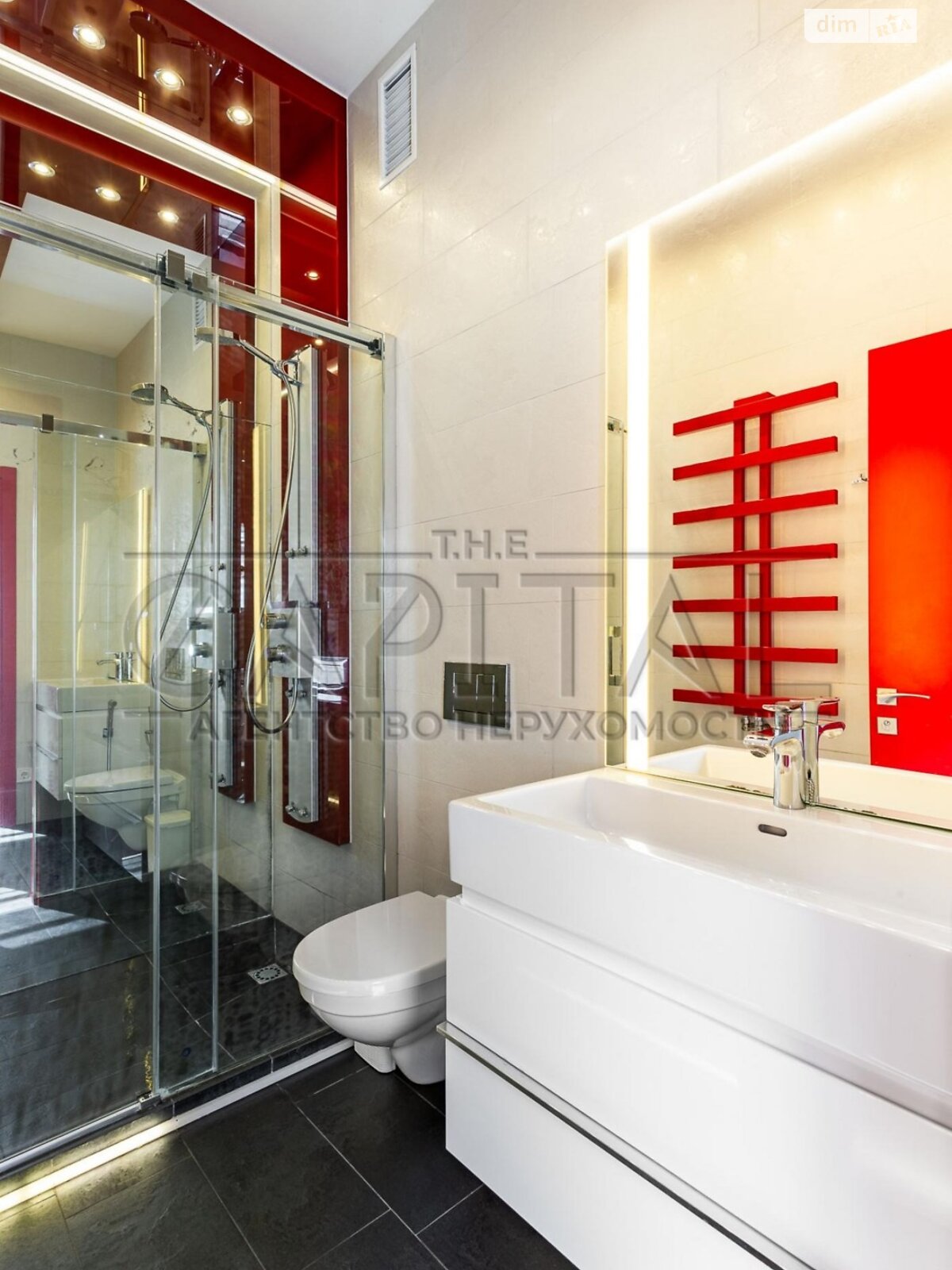 двухэтажный дом с балконом, 244 кв. м, кирпич. Сдается помесячно в Забырье фото 1