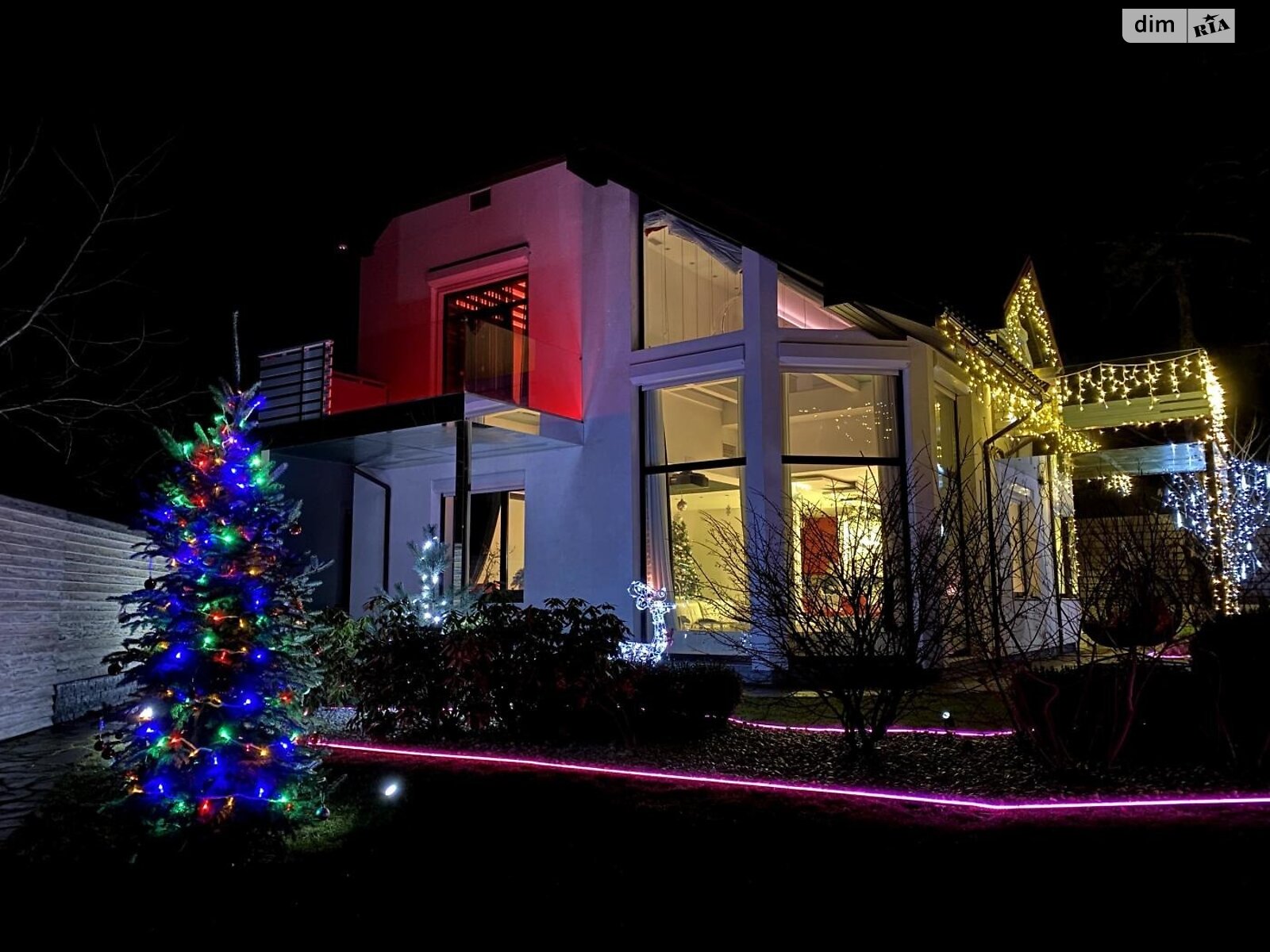 двухэтажный дом с балконом, 244 кв. м, кирпич. Сдается помесячно в Забырье фото 1