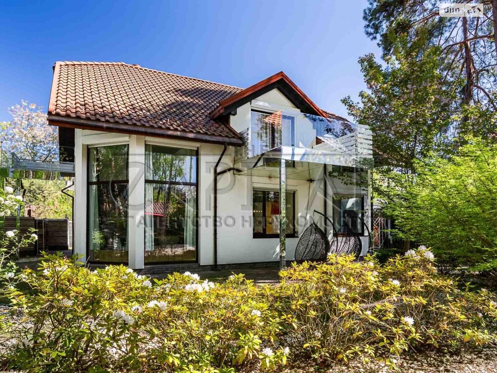 двухэтажный дом с балконом, 244 кв. м, кирпич. Сдается помесячно в Забырье фото 1