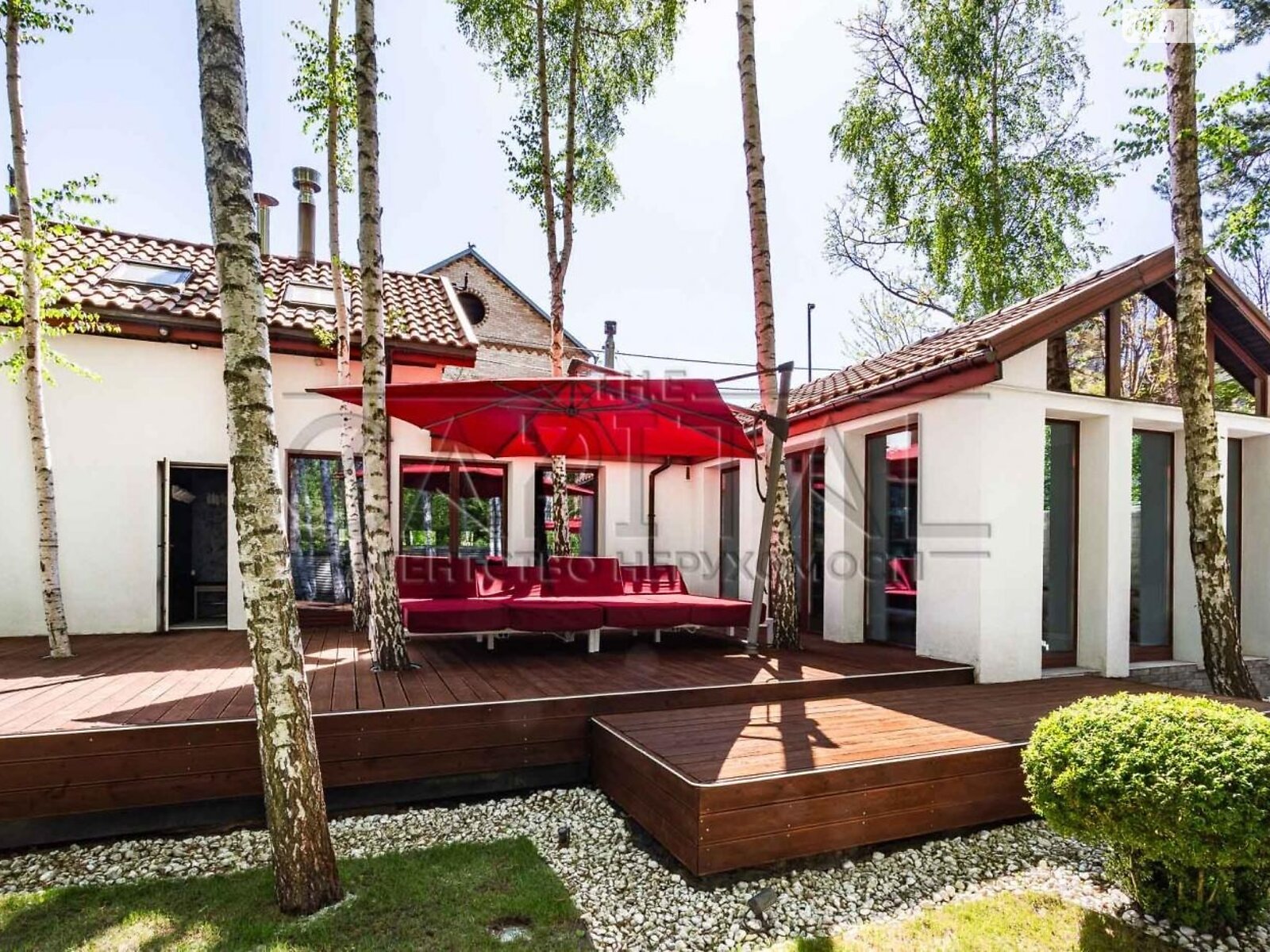 двухэтажный дом с балконом, 244 кв. м, кирпич. Сдается помесячно в Забырье фото 1