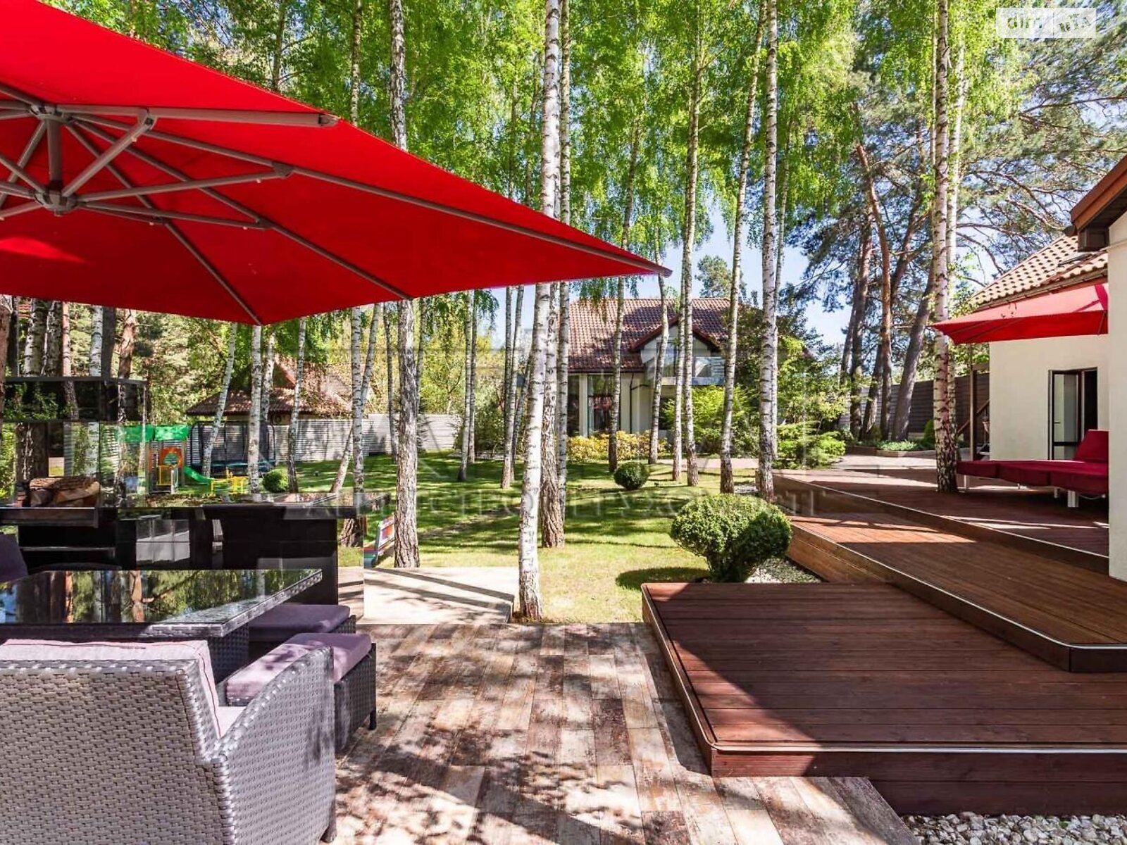 двухэтажный дом с балконом, 244 кв. м, кирпич. Сдается помесячно в Забырье фото 1