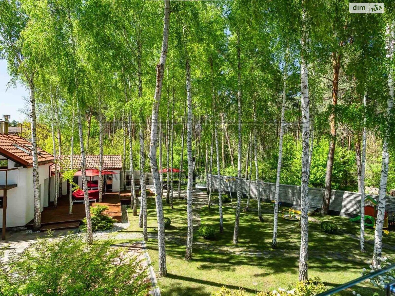 двухэтажный дом с балконом, 244 кв. м, кирпич. Сдается помесячно в Забырье фото 1