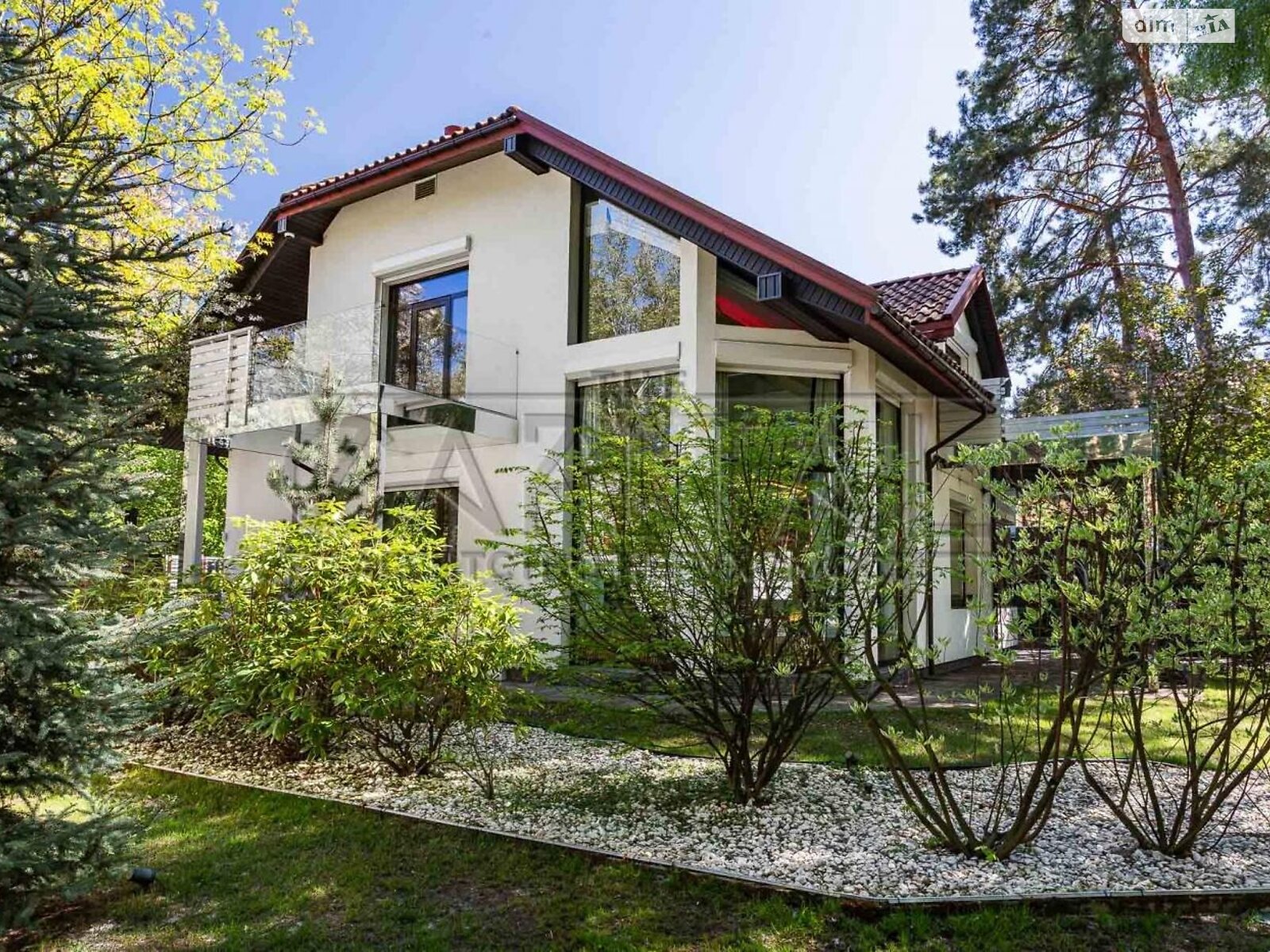 двухэтажный дом с балконом, 244 кв. м, кирпич. Сдается помесячно в Забырье фото 1