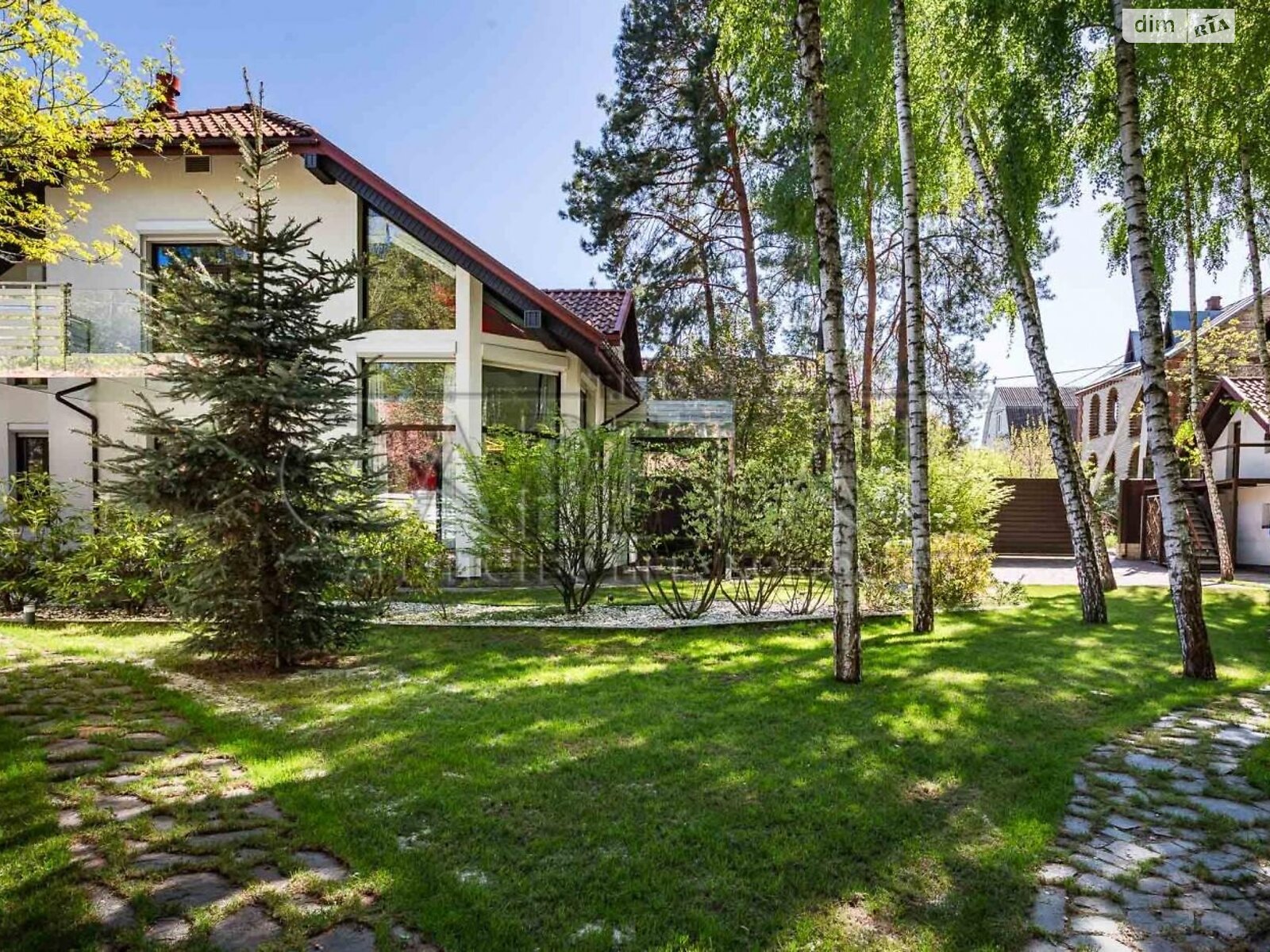 двухэтажный дом с балконом, 244 кв. м, кирпич. Сдается помесячно в Забырье фото 1