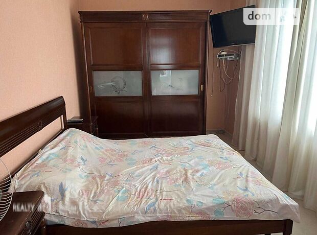 триповерховий будинок з ремонтом, 300 кв. м, цегла. Здається помісячно в Запоріжжі, в районі Дніпровський (Ленінський) фото 1 трипроверховий будинок з ремонтом, 300 кв. м, цегла. Здається помісячно в Запоріжжі, в районі Дніпровський (Ленінський) фото 1