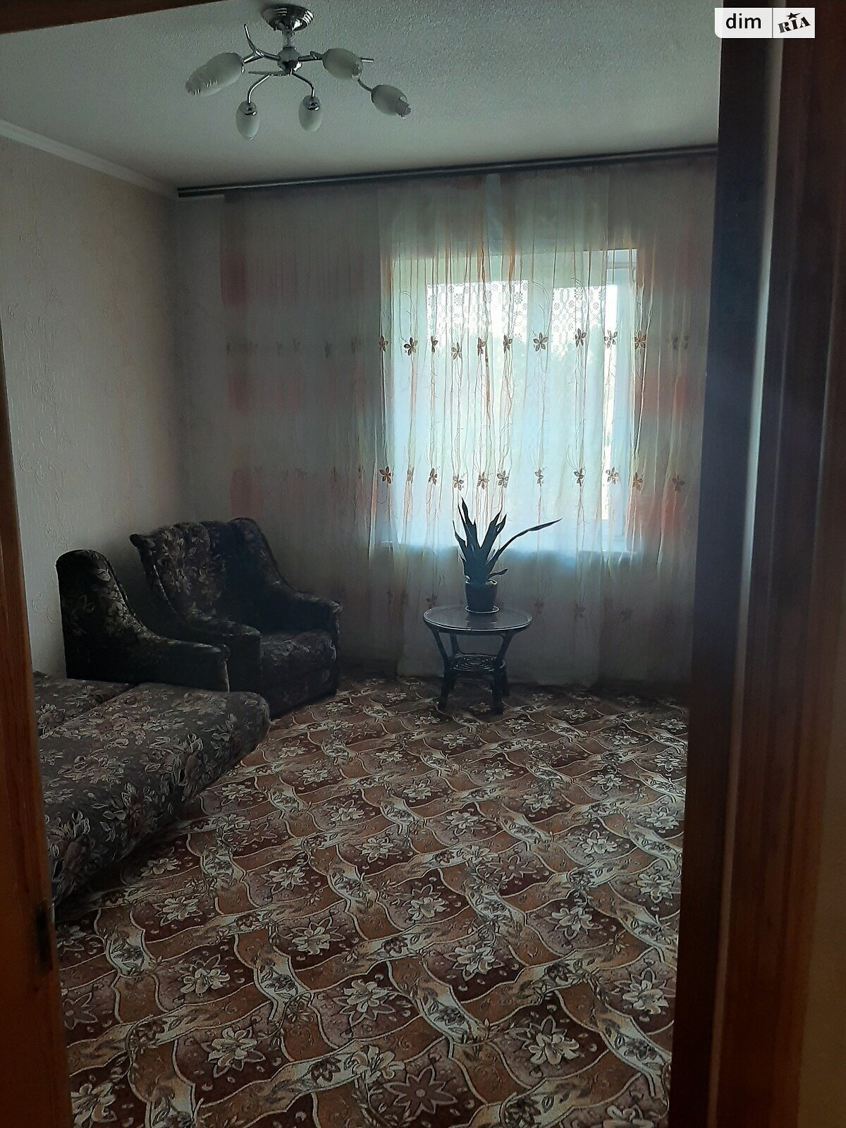 четырехэтажный дом с верандой, 340 кв. м, кирпич. Сдается помесячно в Запорожье, в районе Днепровский (Ленинский) фото 1 четырехэтажный дом с верандой, 340 кв. м, кирпич. Сдается помесячно в Запорожье, в районе Днепровский (Ленинский) фото 1