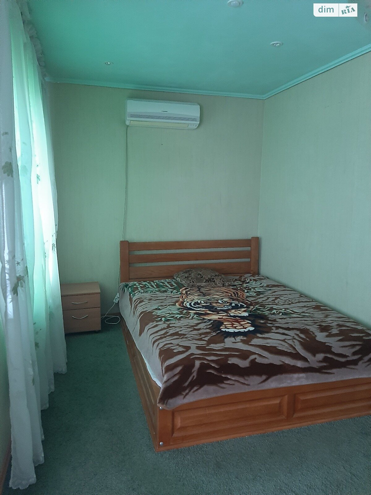 четырехэтажный дом с верандой, 340 кв. м, кирпич. Сдается помесячно в Запорожье, в районе Днепровский (Ленинский) фото 1 четырехэтажный дом с верандой, 340 кв. м, кирпич. Сдается помесячно в Запорожье, в районе Днепровский (Ленинский) фото 1