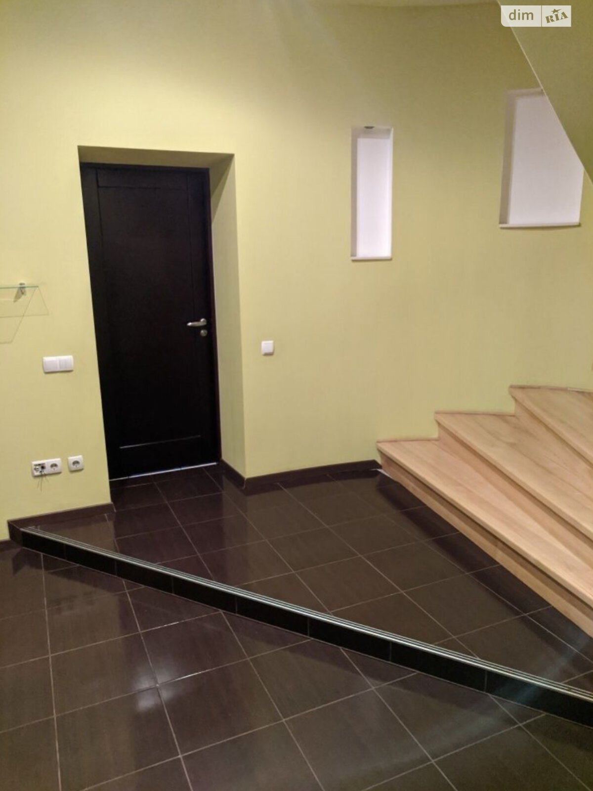 двухэтажный дом, 242 кв. м, кирпич. Сдается помесячно в Запорожье, в районе Шевченковский фото 1