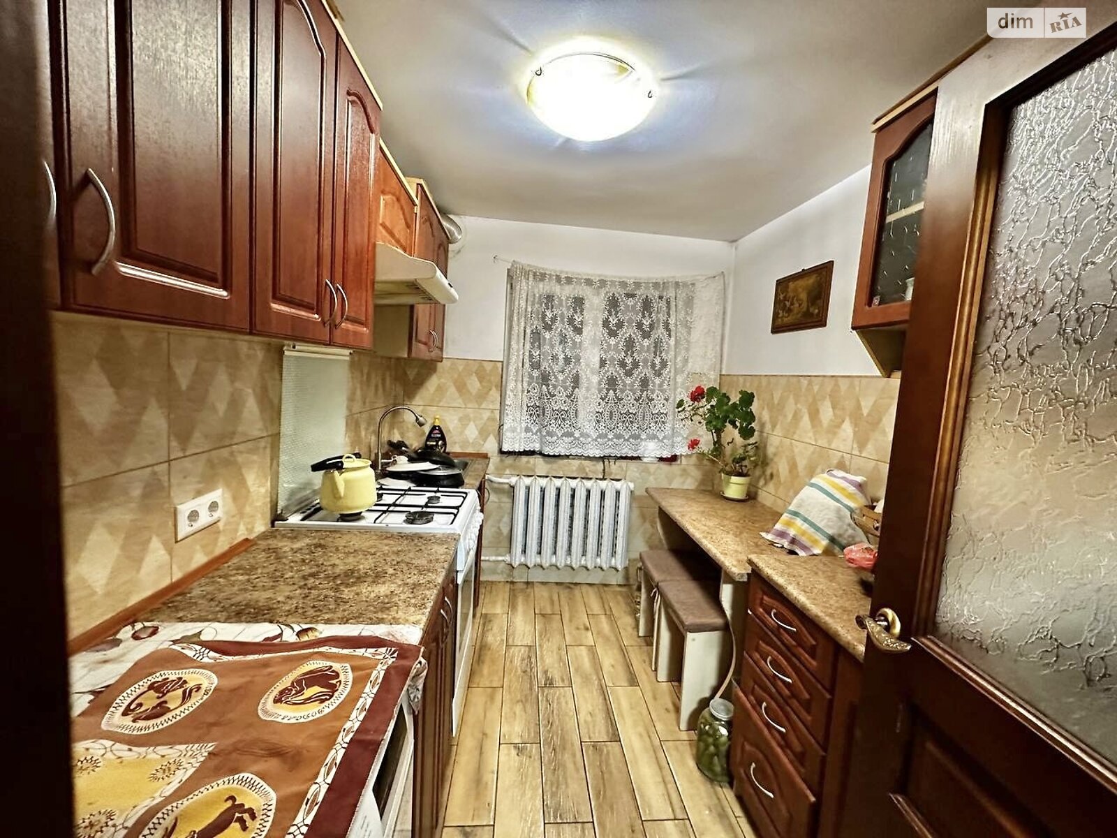 одноповерховий будинок, 70 кв. м, цегла. Здається помісячно в Заверешиці фото 1