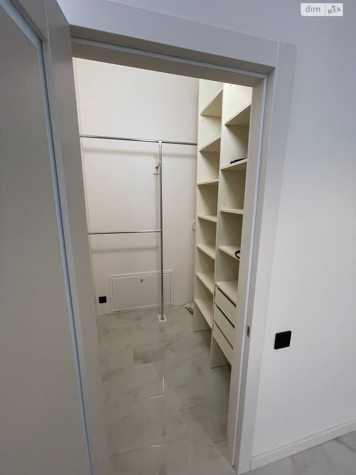 трехэтажный дом с гаражом, 360 кв. м, кирпич. Сдается помесячно в Зимней Воде фото 1 трехэтажный дом с гаражом, 360 кв. м, кирпич. Сдается помесячно в Зимней Воде фото 1