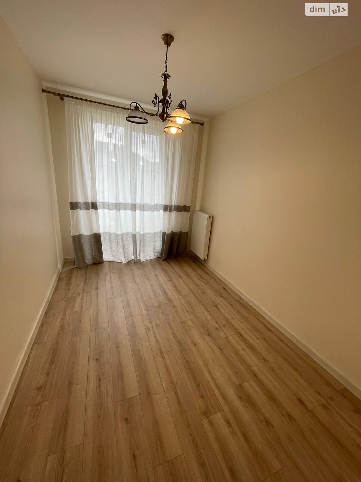 трехэтажный дом с гаражом, 360 кв. м, кирпич. Сдается помесячно в Зимней Воде фото 1 трехэтажный дом с гаражом, 360 кв. м, кирпич. Сдается помесячно в Зимней Воде фото 1