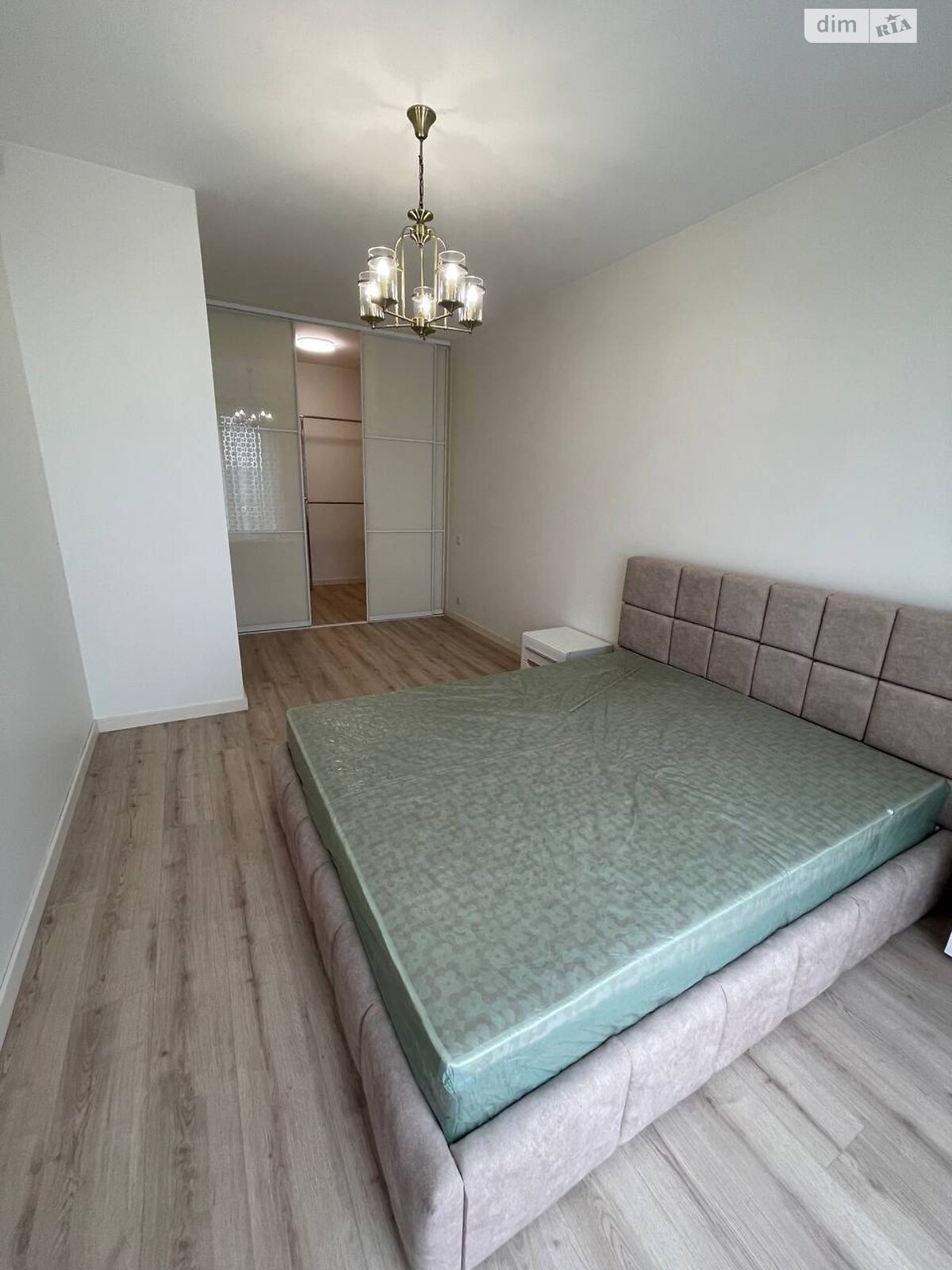 трехэтажный дом с гаражом, 360 кв. м, кирпич. Сдается помесячно в Зимней Воде фото 1 трехэтажный дом с гаражом, 360 кв. м, кирпич. Сдается помесячно в Зимней Воде фото 1