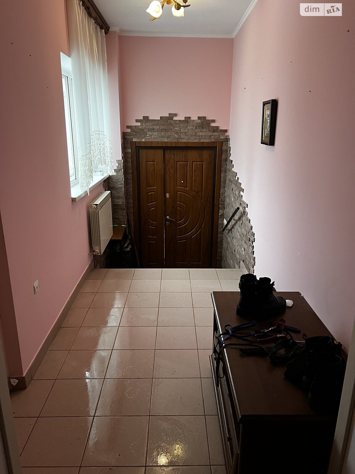 одноповерховий будинок з меблями, 115 кв. м, цегла. Здається помісячно в Золочеві фото 1 одноповерховий будинок з меблями, 115 кв. м, цегла. Здається помісячно в Золочеві фото 1