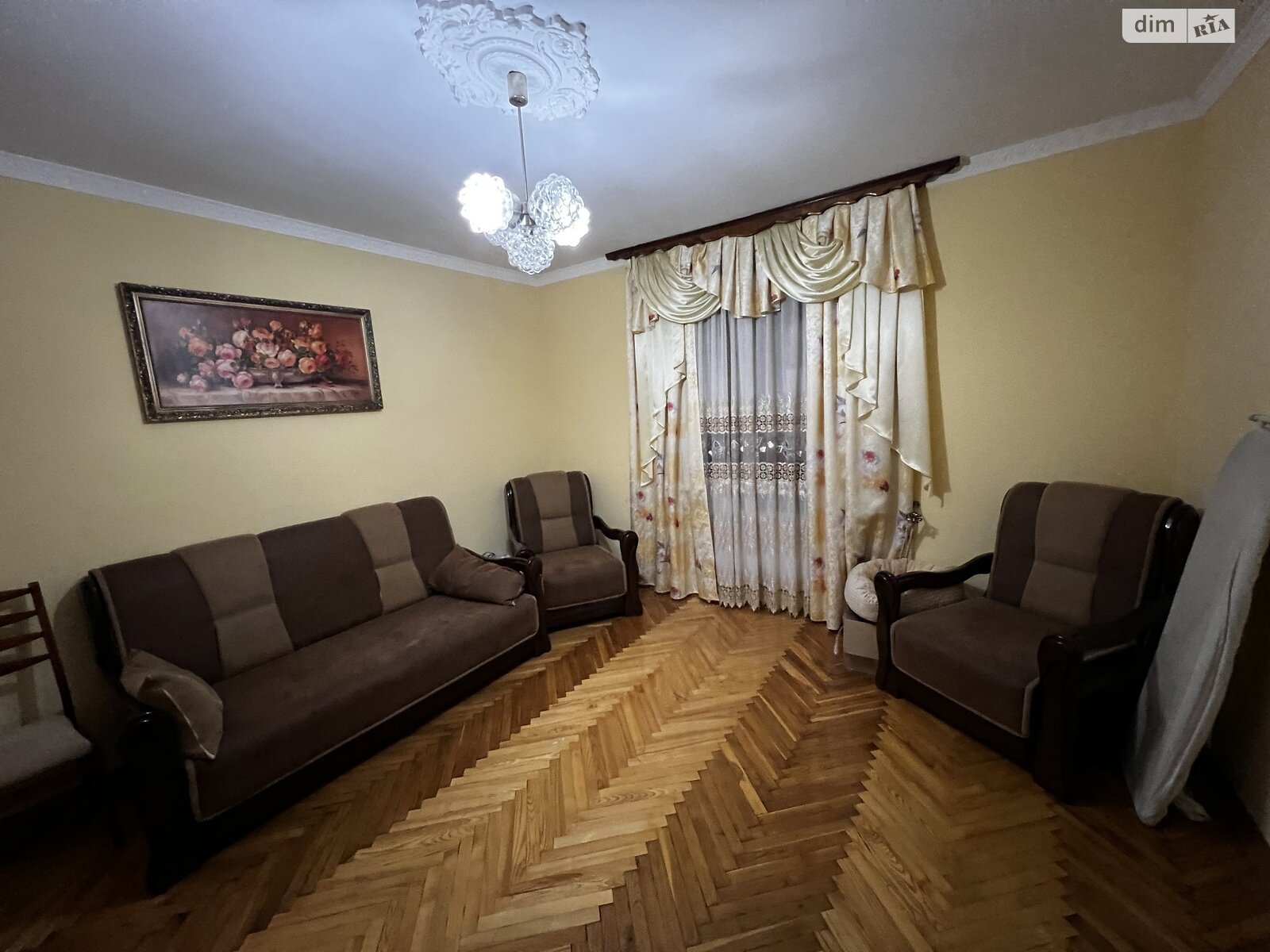 одноповерховий будинок з меблями, 115 кв. м, цегла. Здається помісячно в Золочеві фото 1 одноповерховий будинок з меблями, 115 кв. м, цегла. Здається помісячно в Золочеві фото 1