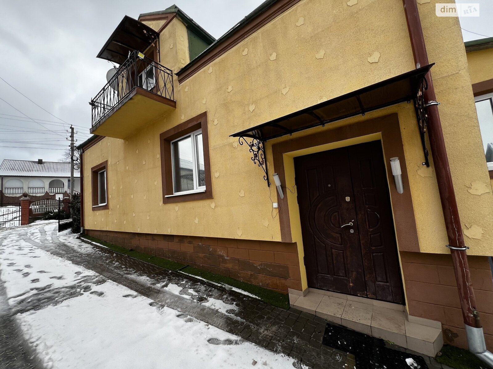 одноповерховий будинок з меблями, 115 кв. м, цегла. Здається помісячно в Золочеві фото 1 одноповерховий будинок з меблями, 115 кв. м, цегла. Здається помісячно в Золочеві фото 1