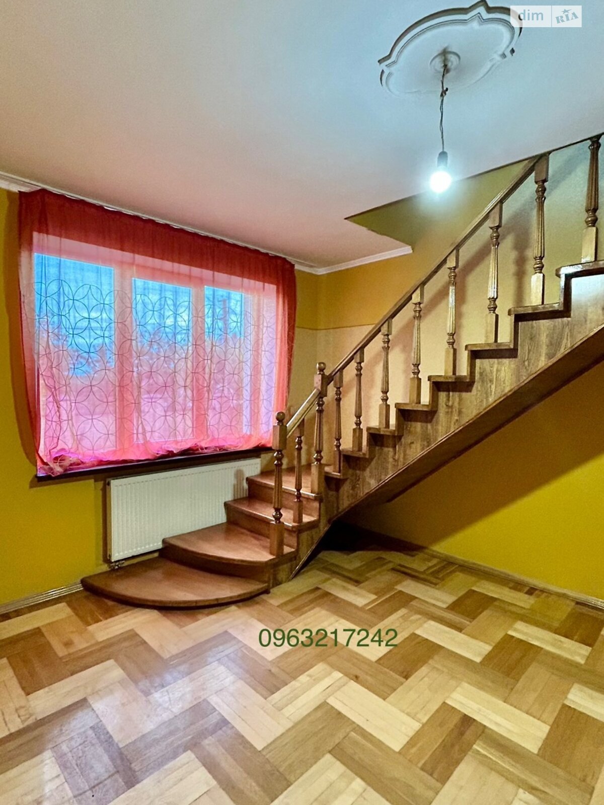 триповерховий будинок з верандою, 200 кв. м, цегла. Здається помісячно в Зубрі фото 1 триповерховий будинок з верандою, 200 кв. м, цегла. Здається помісячно в Зубрі фото 1