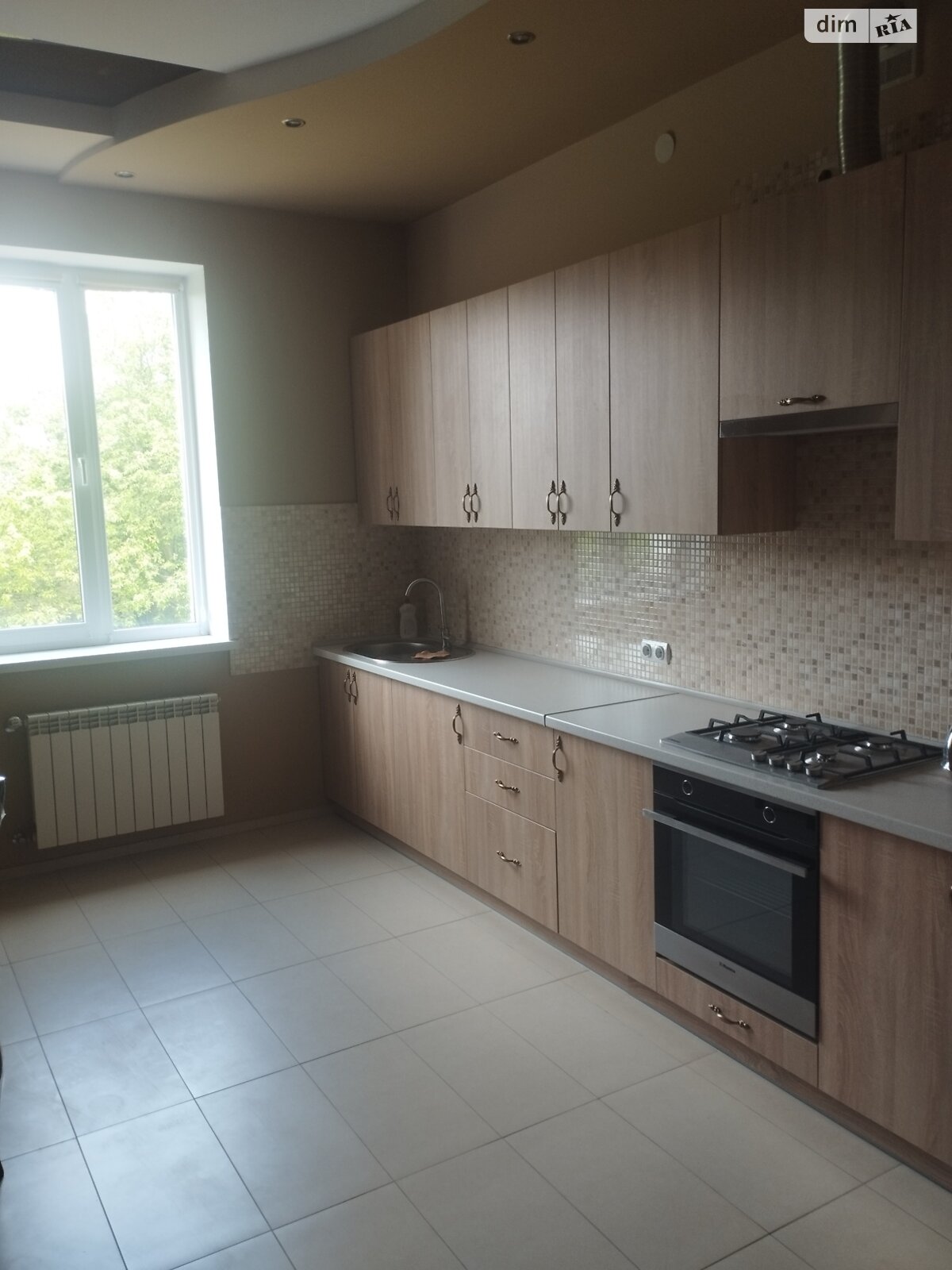 двухэтажный дом с балконом, 372.9 кв. м, кирпич. Сдается помесячно в Зымна Вода фото 1 двухэтажный дом с балконом, 372.9 кв. м, кирпич. Сдается помесячно в Зымна Вода фото 1