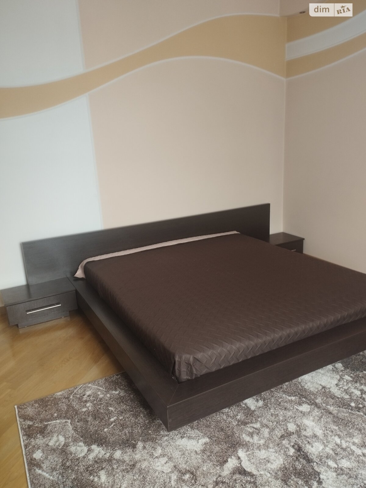 двухэтажный дом с балконом, 372.9 кв. м, кирпич. Сдается помесячно в Зымна Вода фото 1 двухэтажный дом с балконом, 372.9 кв. м, кирпич. Сдается помесячно в Зымна Вода фото 1