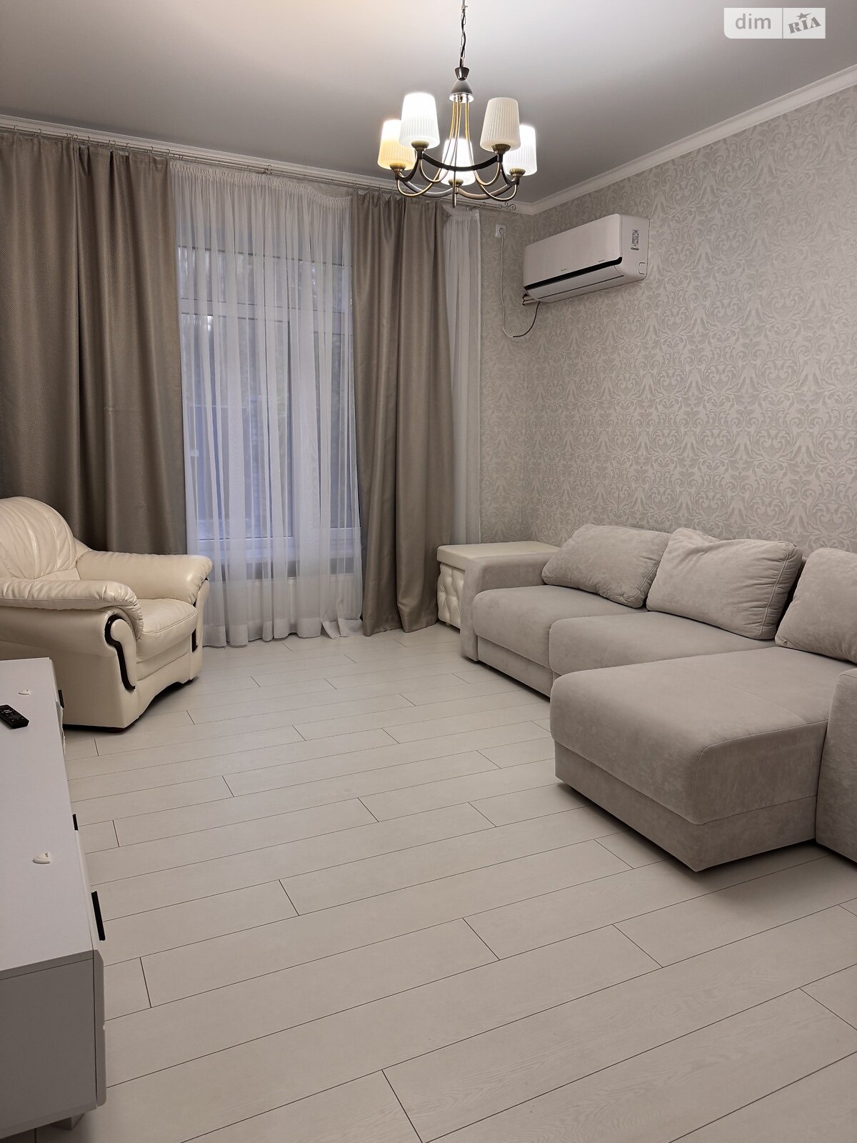 одноэтажный дуплекс, 103 кв. м, кирпич. Сдается помесячно в Буче, в районе Буча фото 1 одноэтажный дуплекс, 103 кв. м, кирпич. Сдается помесячно в Буче, в районе Буча фото 1