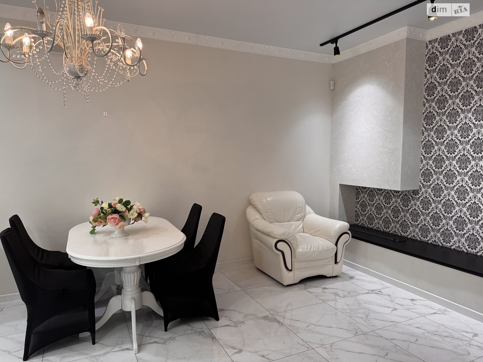 одноэтажный дуплекс, 103 кв. м, кирпич. Сдается помесячно в Буче, в районе Буча фото 1 одноэтажный дуплекс, 103 кв. м, кирпич. Сдается помесячно в Буче, в районе Буча фото 1