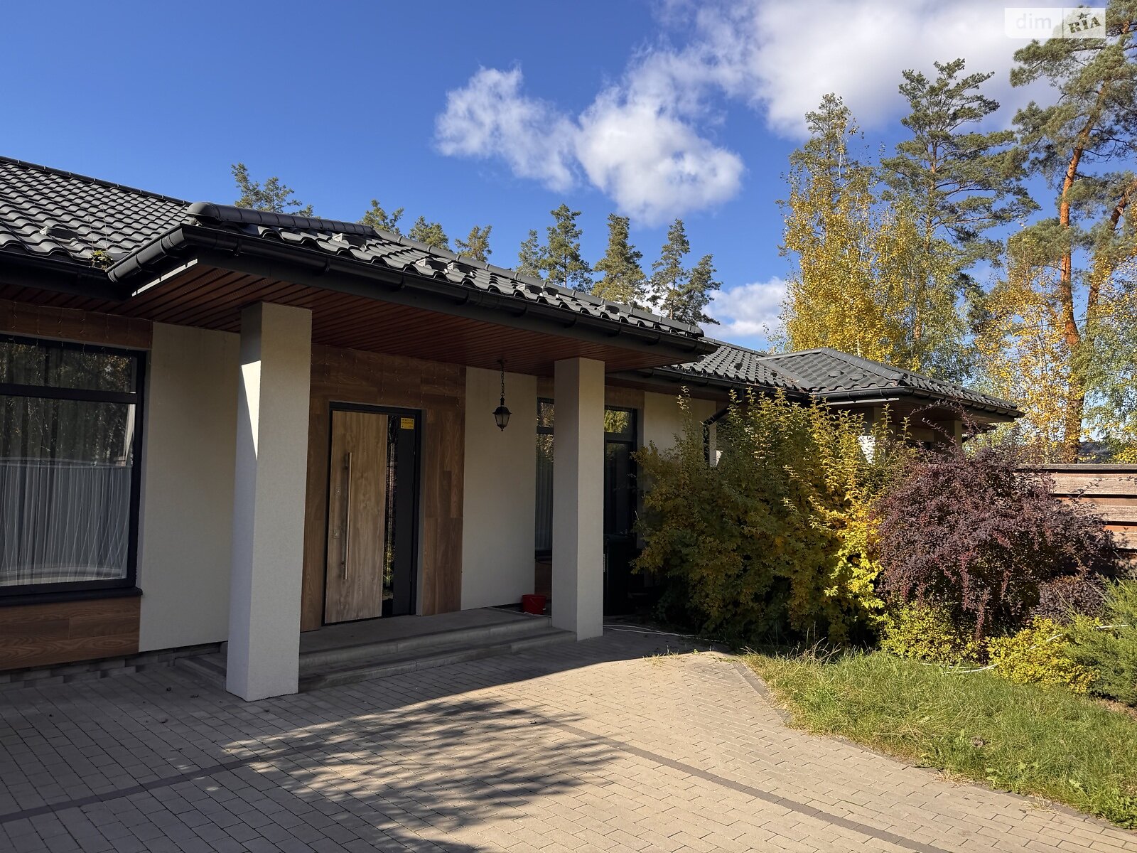 одноэтажный дуплекс, 103 кв. м, кирпич. Сдается помесячно в Буче, в районе Буча фото 1 одноэтажный дуплекс, 103 кв. м, кирпич. Сдается помесячно в Буче, в районе Буча фото 1