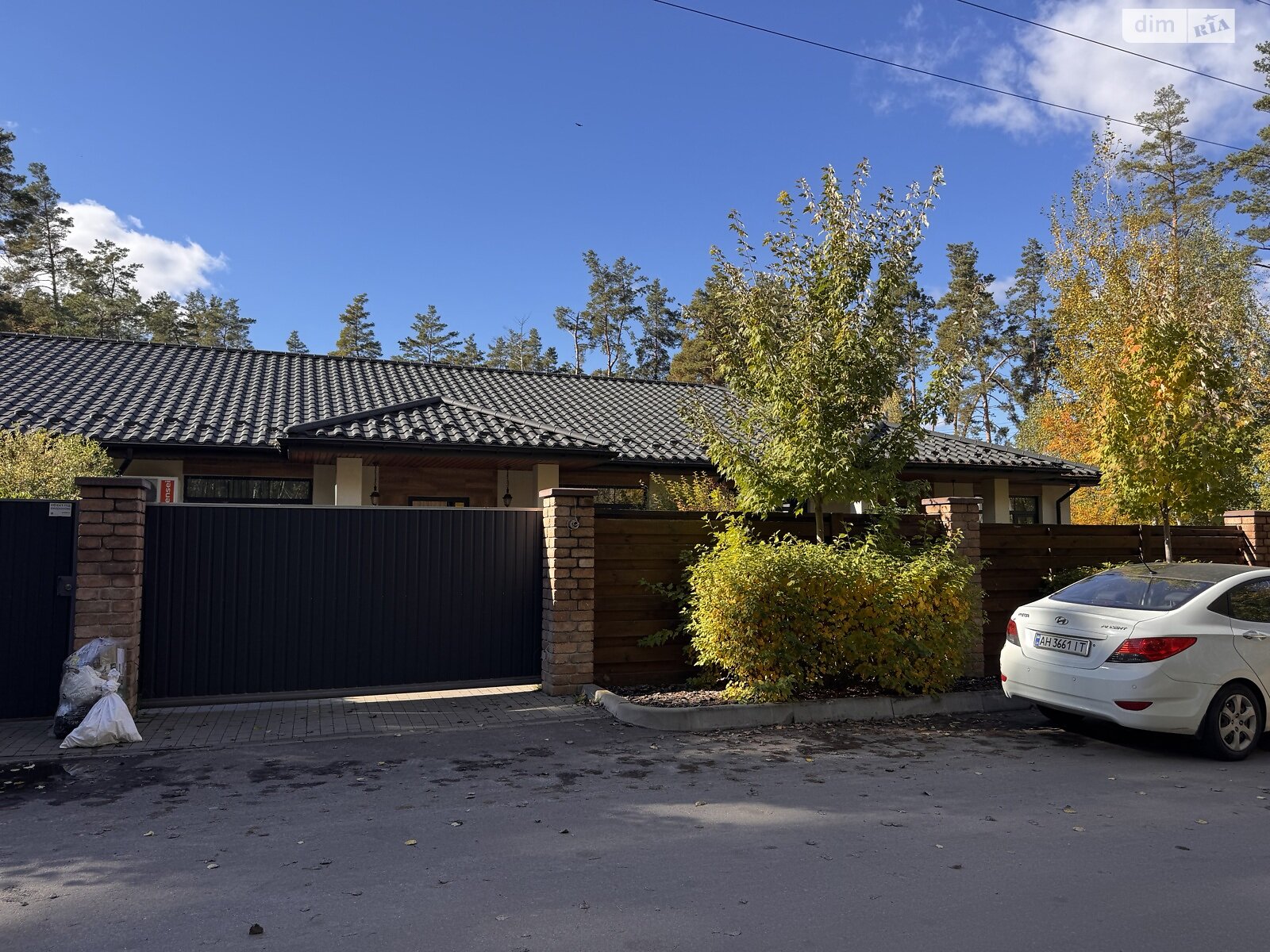 одноэтажный дуплекс, 103 кв. м, кирпич. Сдается помесячно в Буче, в районе Буча фото 1 одноэтажный дуплекс, 103 кв. м, кирпич. Сдается помесячно в Буче, в районе Буча фото 1