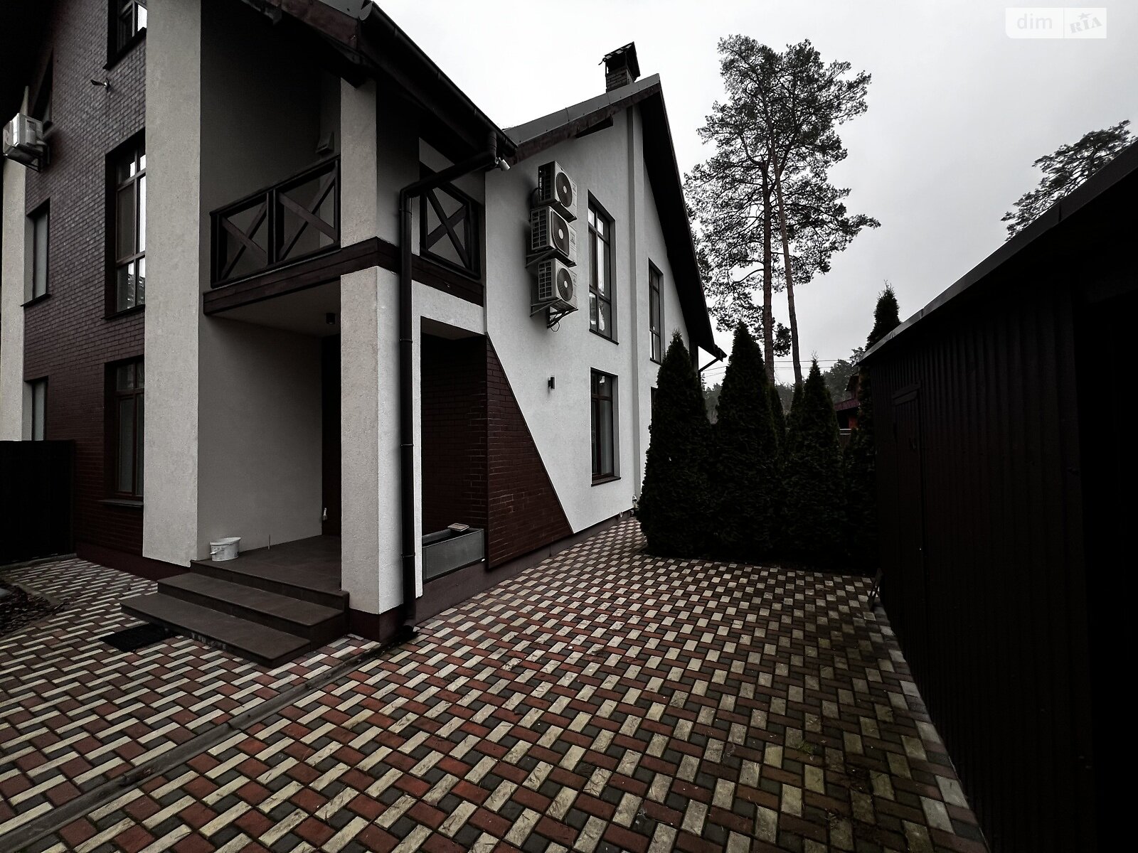 трехэтажный дуплекс, 180 кв. м, кирпич. Сдается помесячно в Ирпене, в районе Ирпень фото 1 трехэтажный дуплекс, 180 кв. м, кирпич. Сдается помесячно в Ирпене, в районе Ирпень фото 1