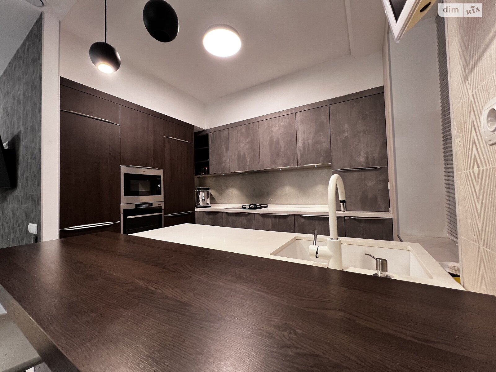 трехэтажный дуплекс, 180 кв. м, кирпич. Сдается помесячно в Ирпене, в районе Ирпень фото 1 трехэтажный дуплекс, 180 кв. м, кирпич. Сдается помесячно в Ирпене, в районе Ирпень фото 1