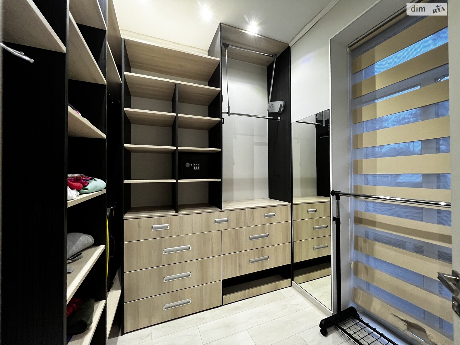 трехэтажный дуплекс, 180 кв. м, кирпич. Сдается помесячно в Ирпене, в районе Ирпень фото 1 трехэтажный дуплекс, 180 кв. м, кирпич. Сдается помесячно в Ирпене, в районе Ирпень фото 1